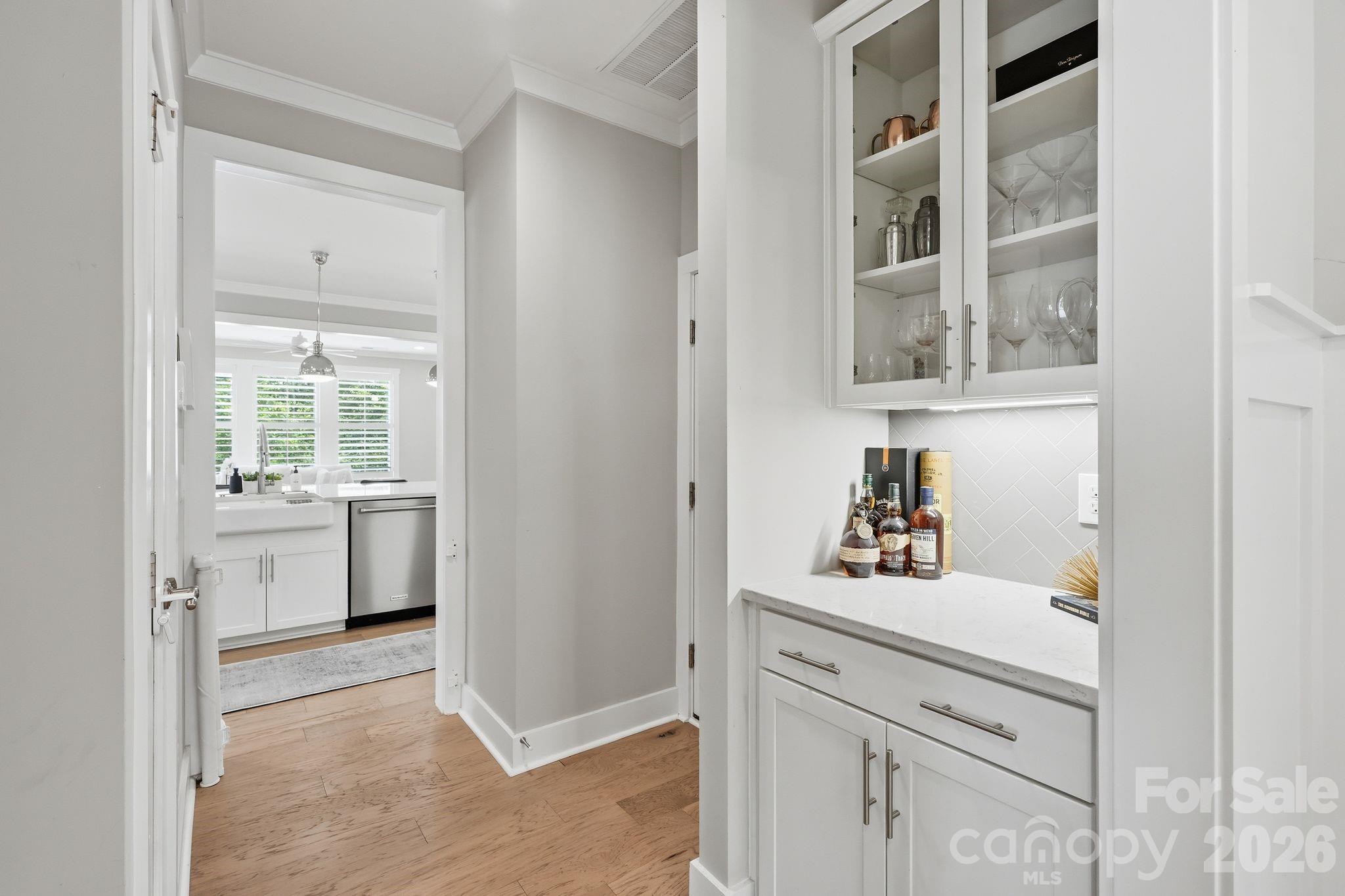 1086 Weir Court Property Photo 16