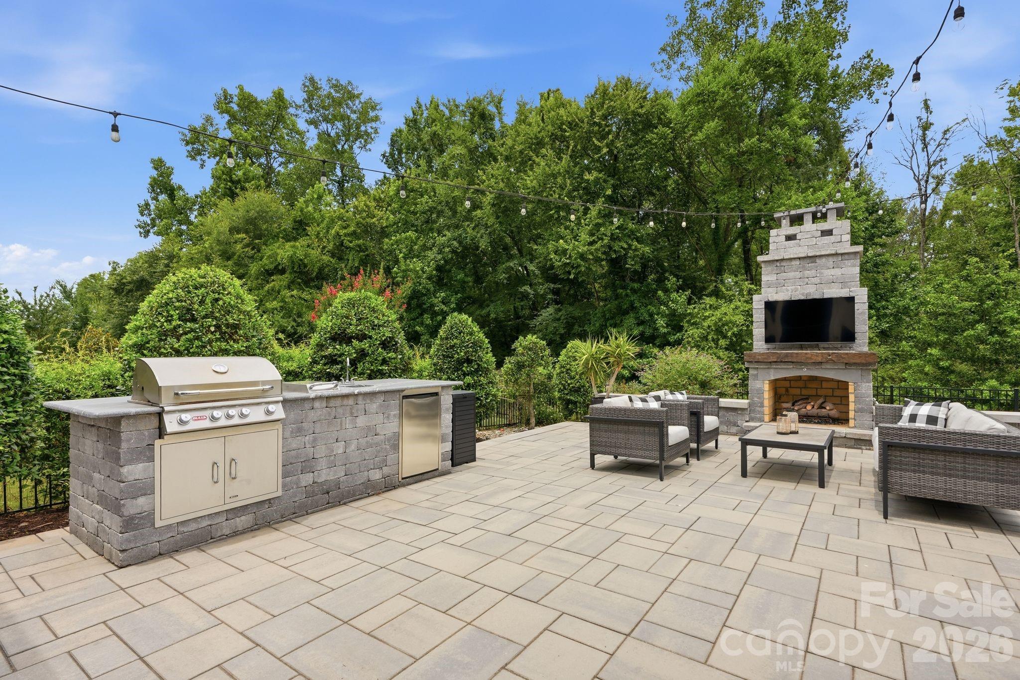 1086 Weir Court Property Photo 34