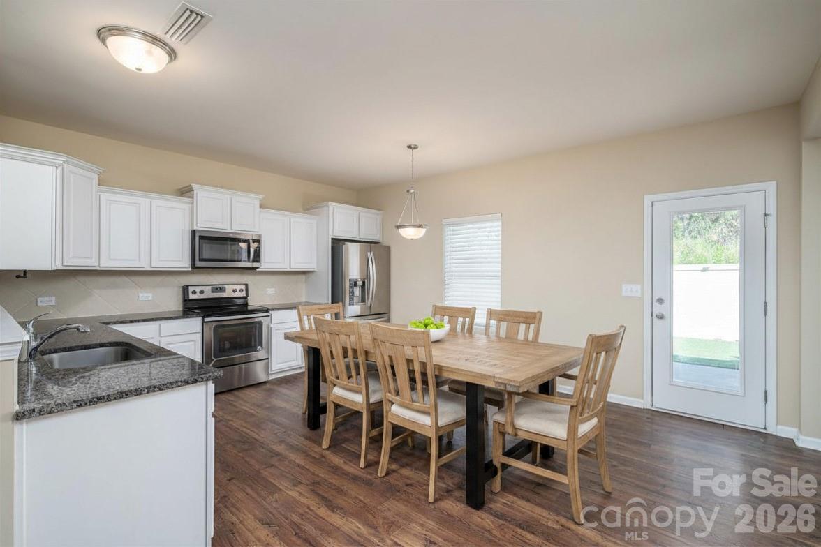 4043 Creekstone Trace Property Photo 8