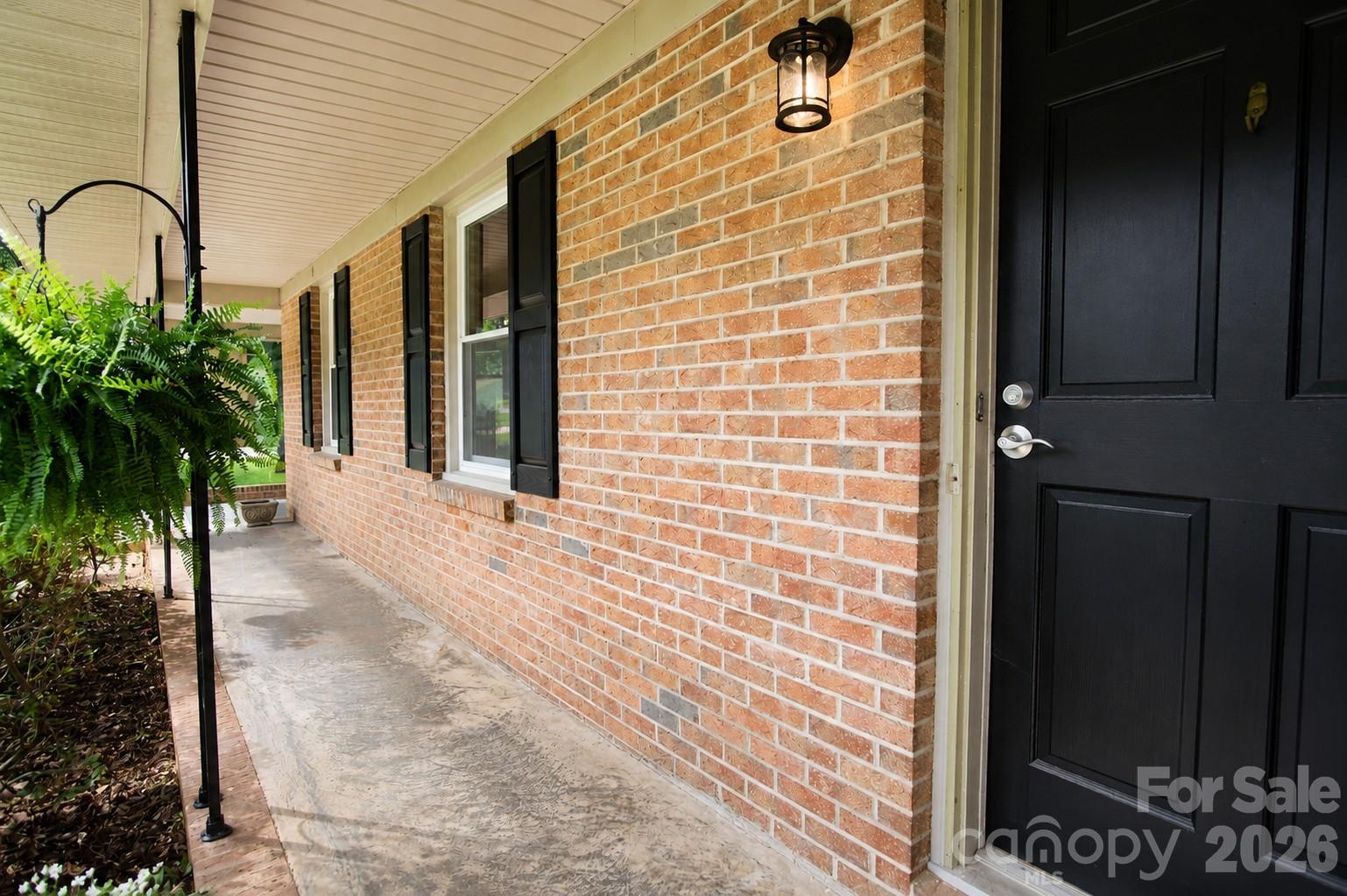 2914 Dresden Drive Property Photo 3
