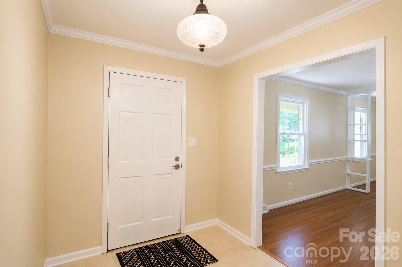 2914 Dresden Drive Property Photo 5