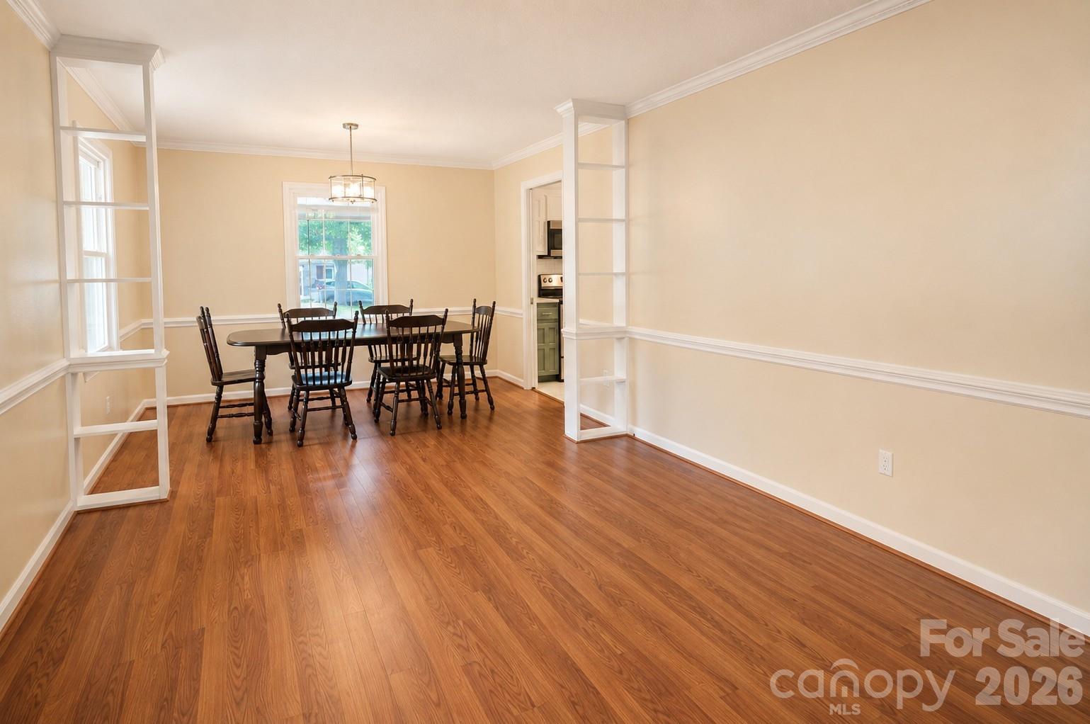 2914 Dresden Drive Property Photo 7