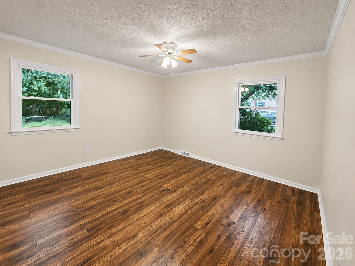 2914 Dresden Drive Property Photo 13