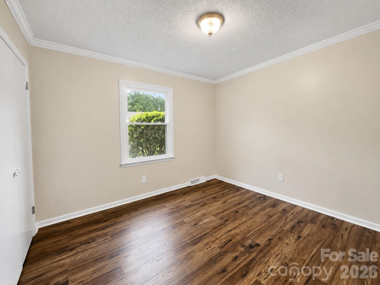 2914 Dresden Drive Property Photo 17