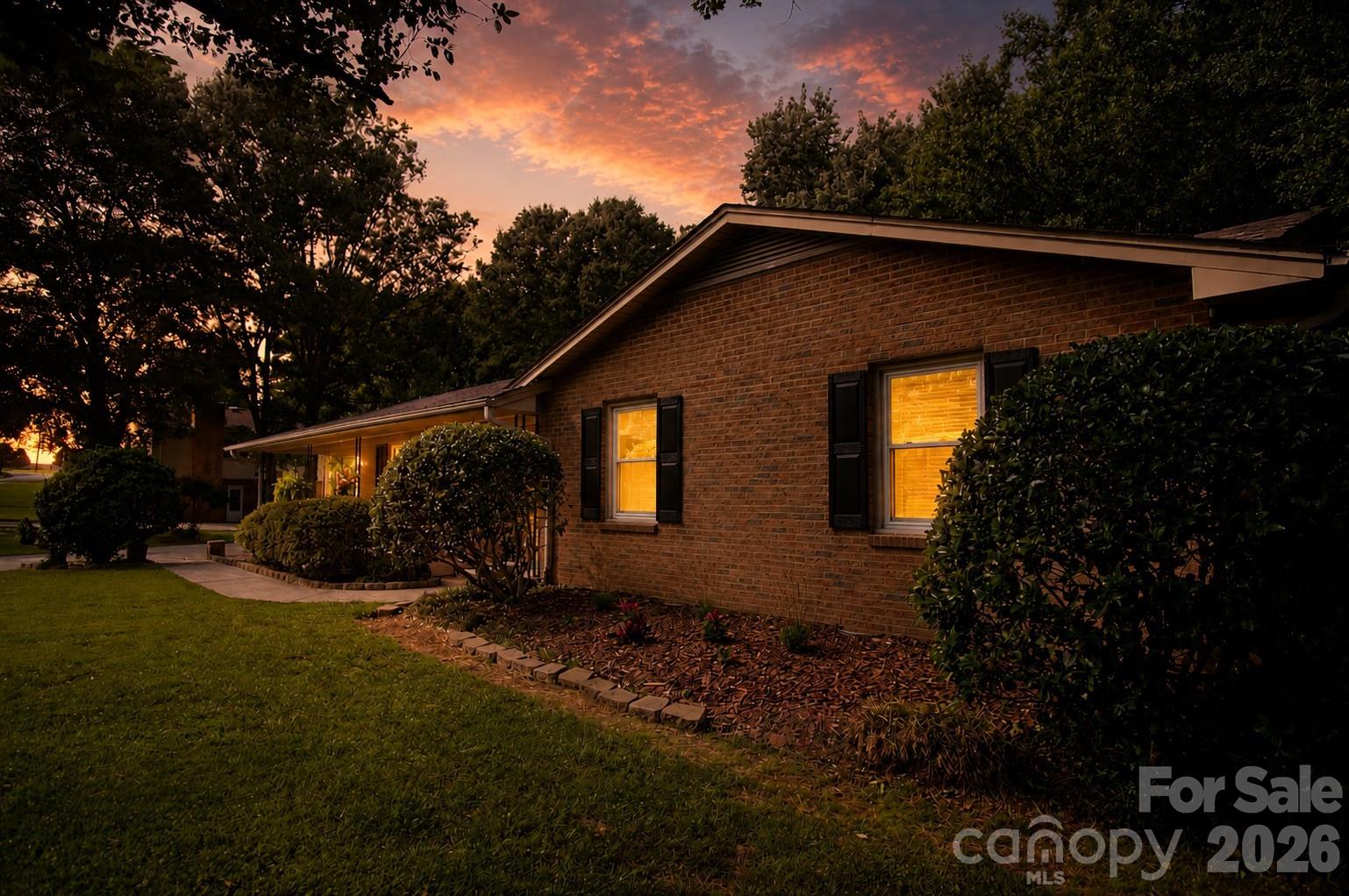 2914 Dresden Drive Property Photo 21