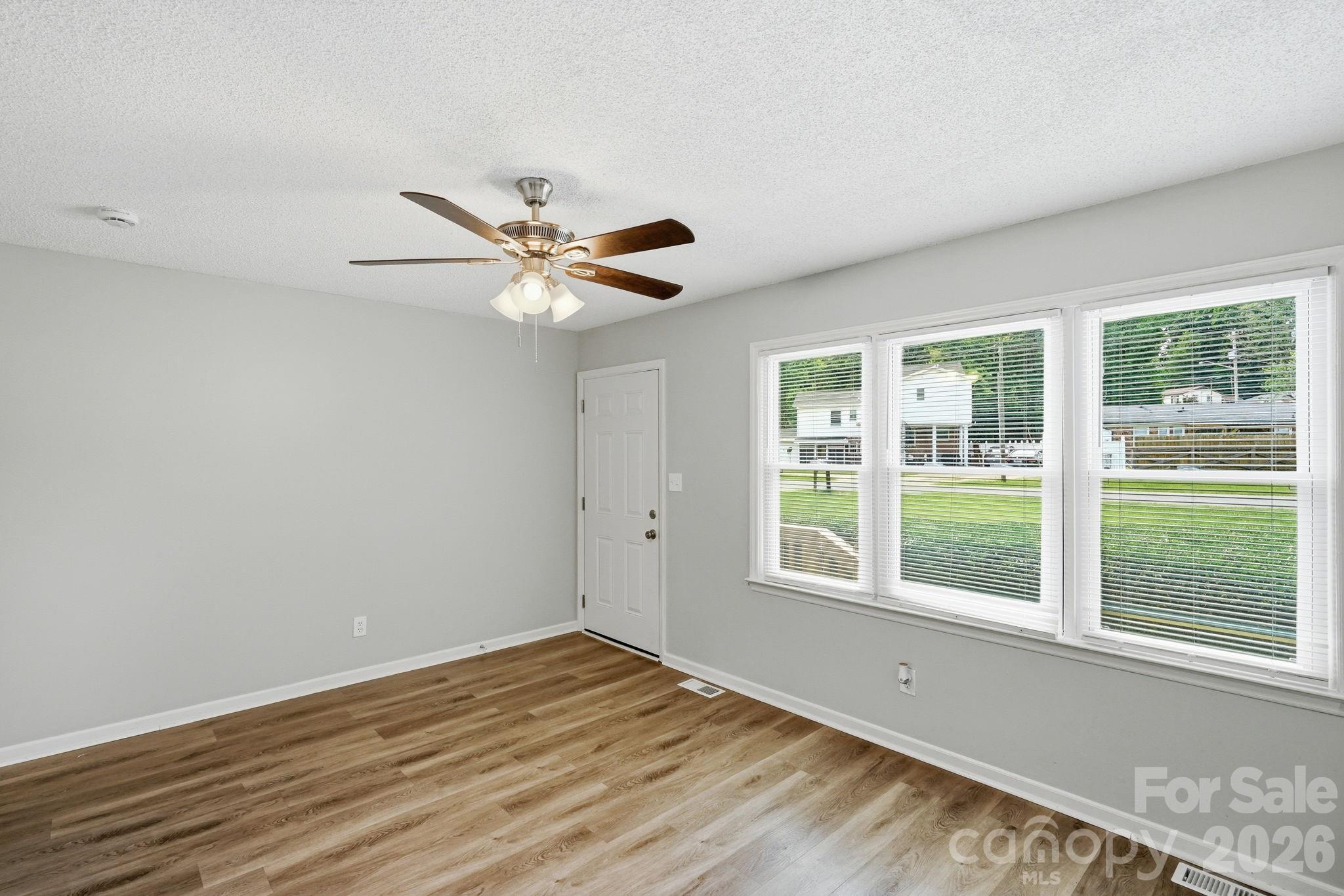 5008 Sea Oates Lane Property Photo 5
