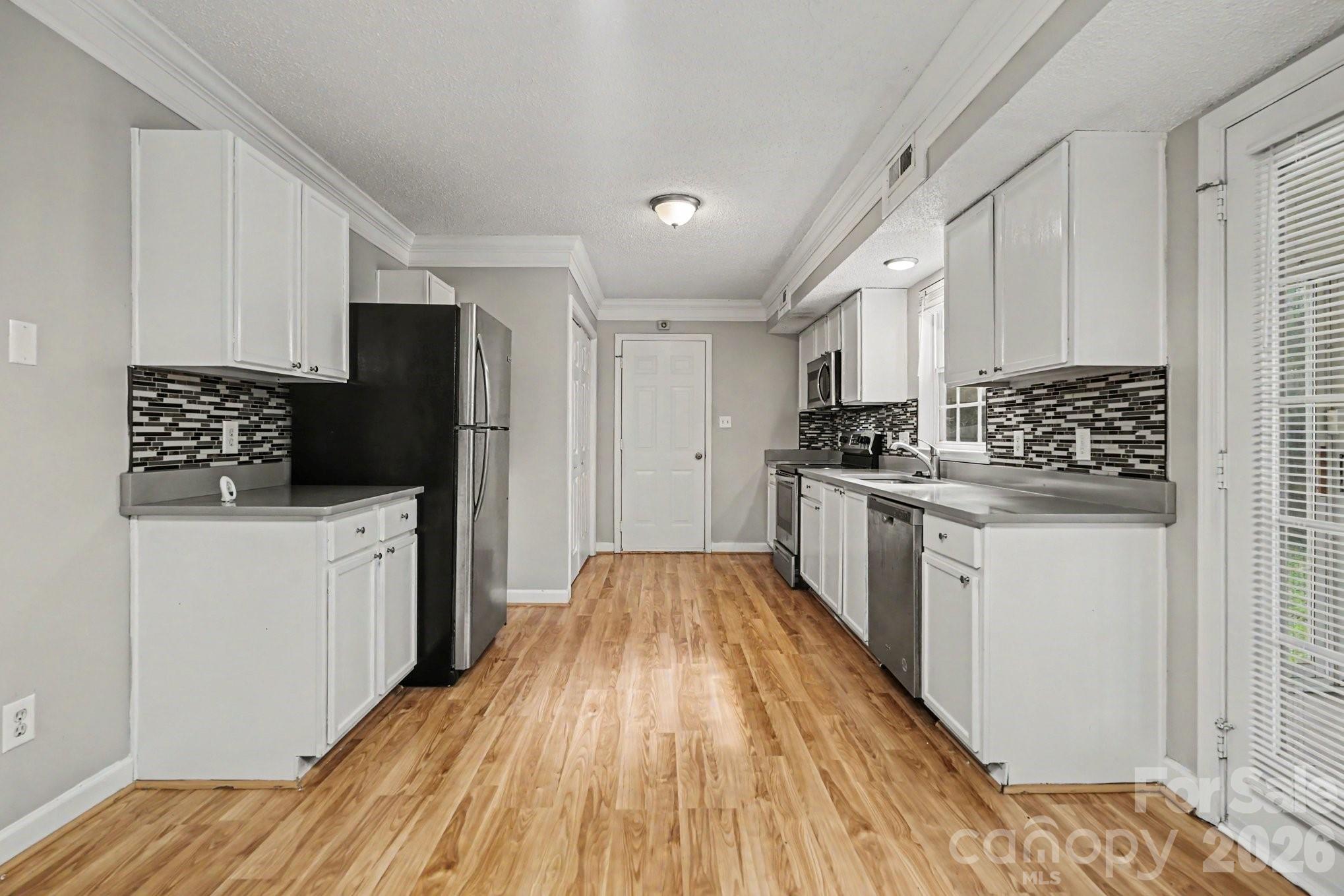 1029 Jordans Pond Lane Property Photo 6