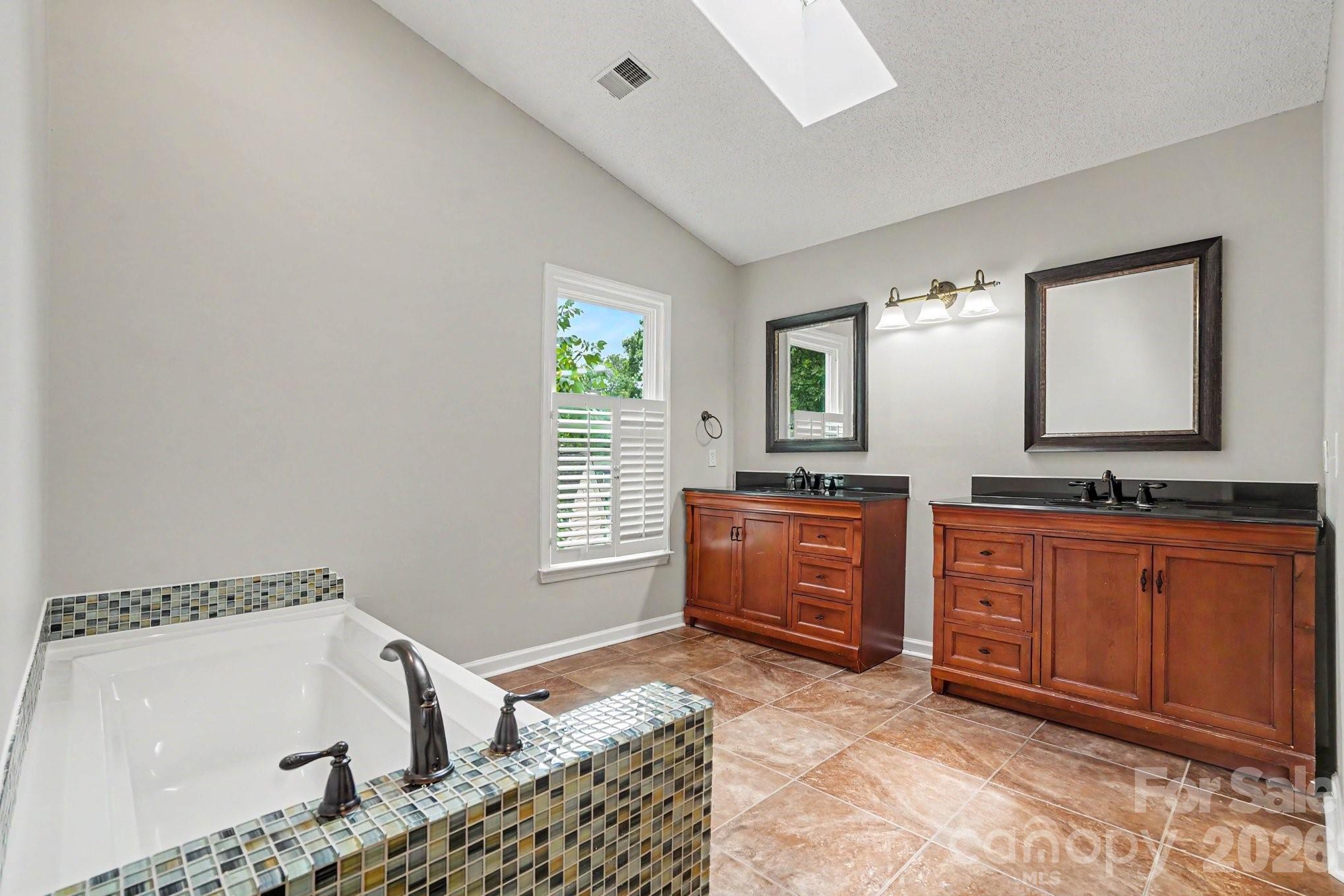 9604 Newby Lane Property Photo 14