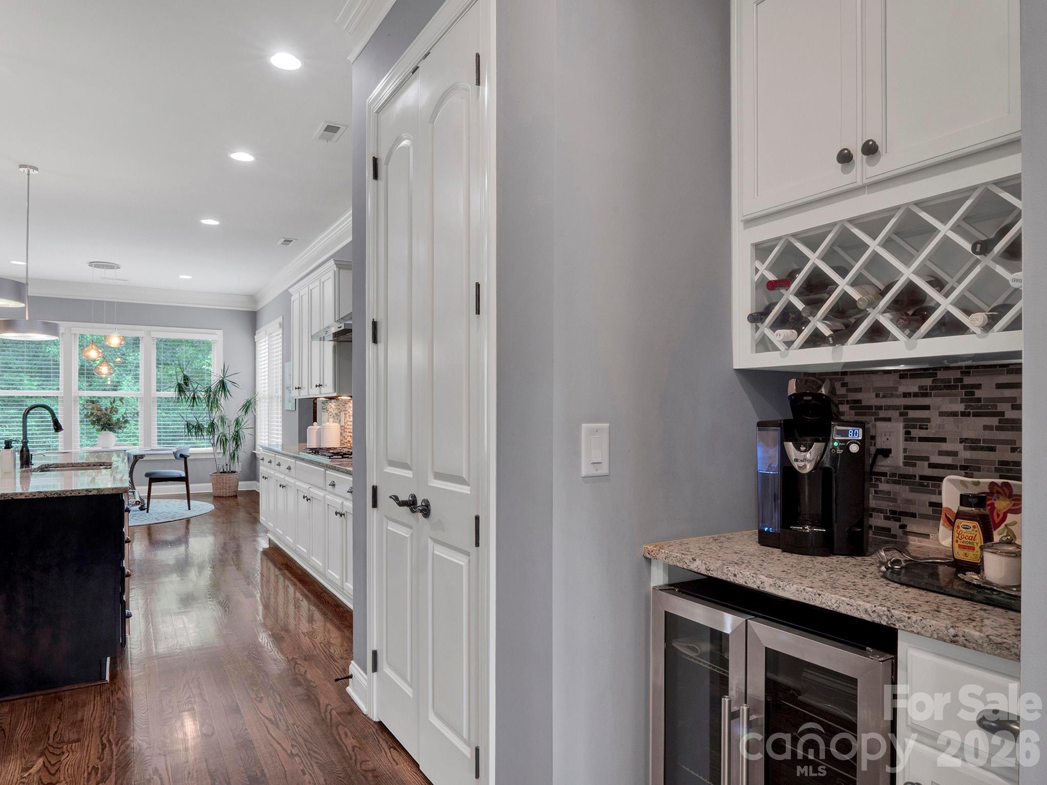 8161 Clems Branch Road Property Photo 7