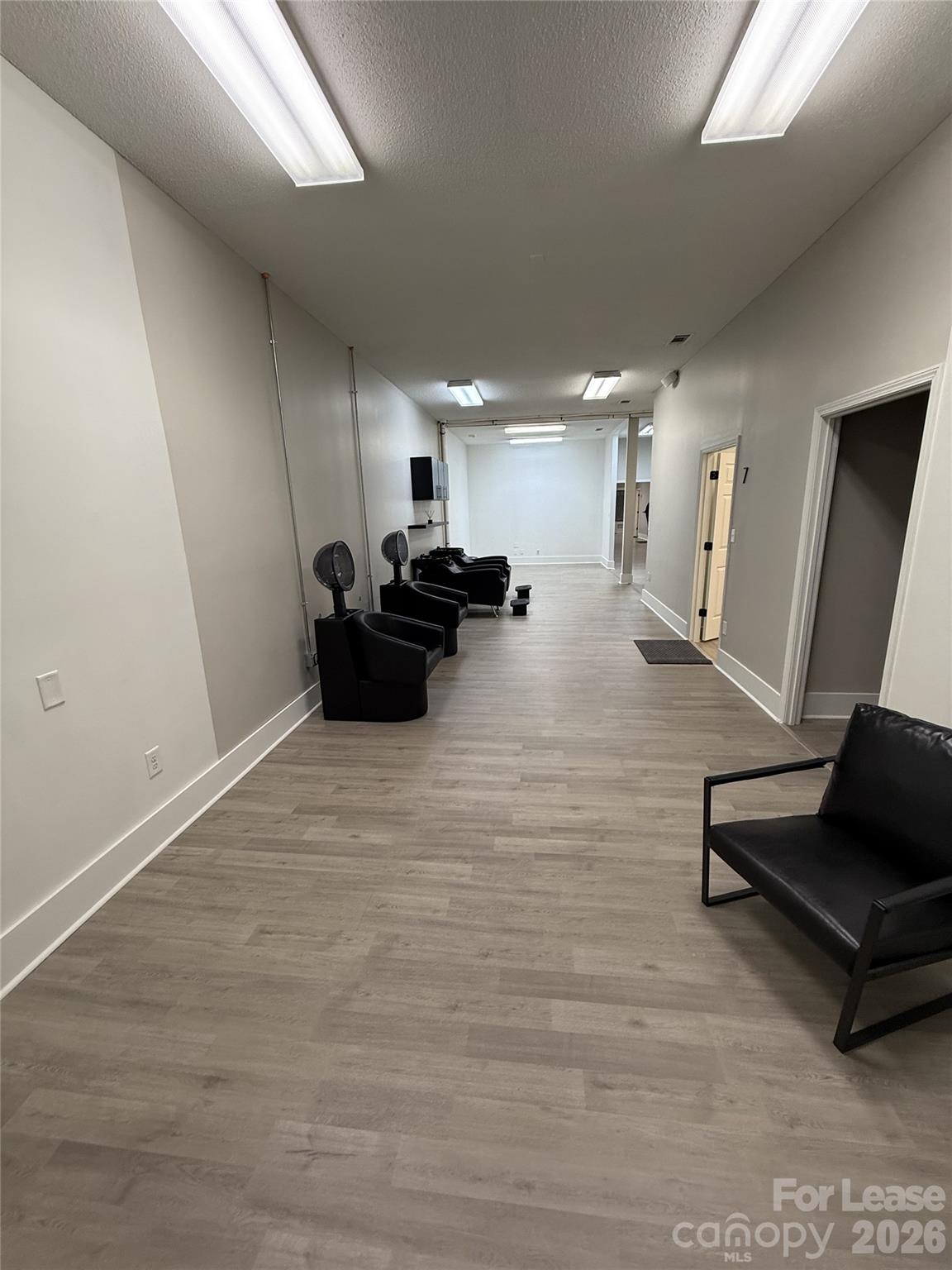 2530 W Roosevelt Boulevard B Property Photo 4