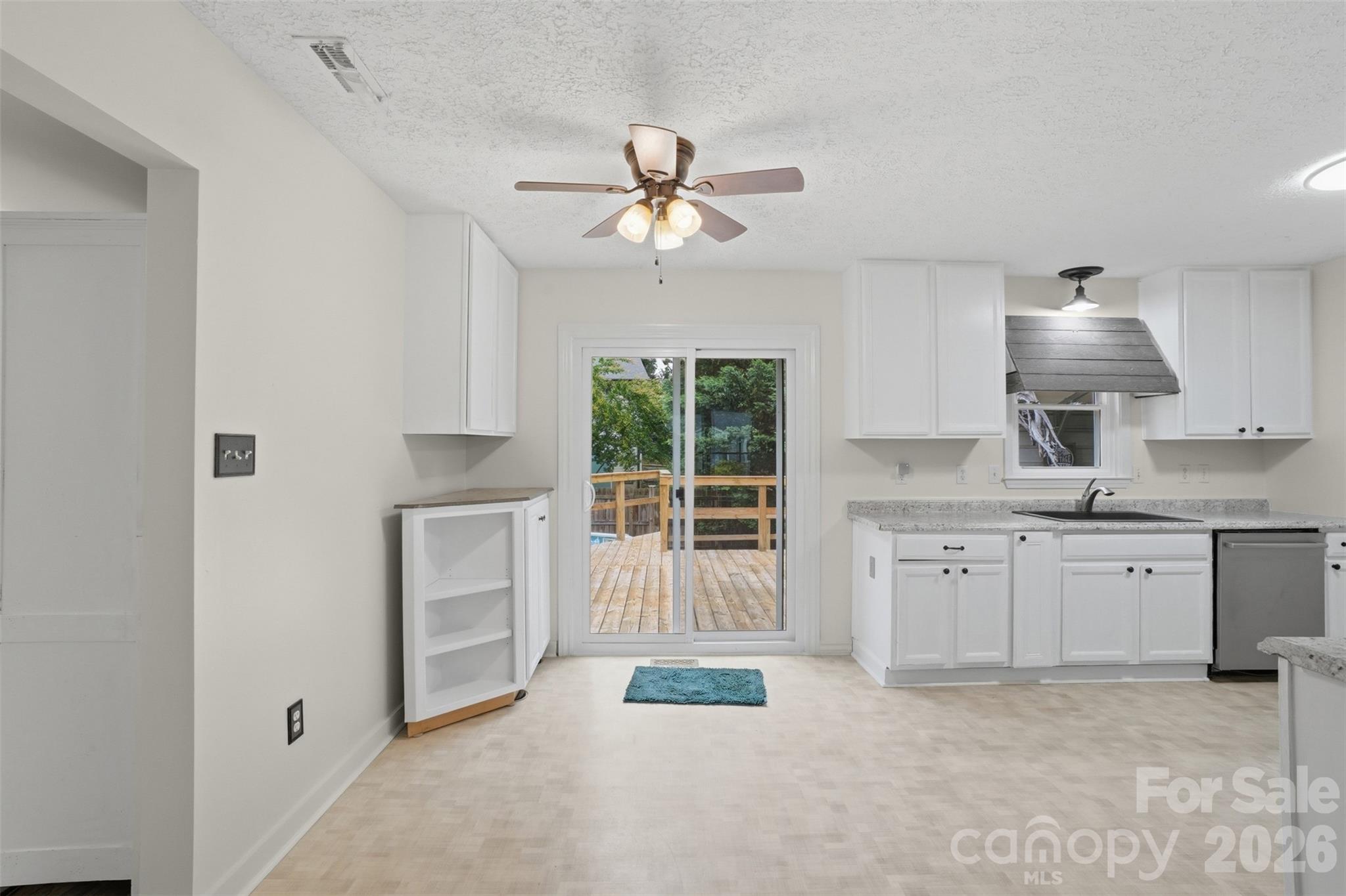 121 Oak Street Property Photo 10