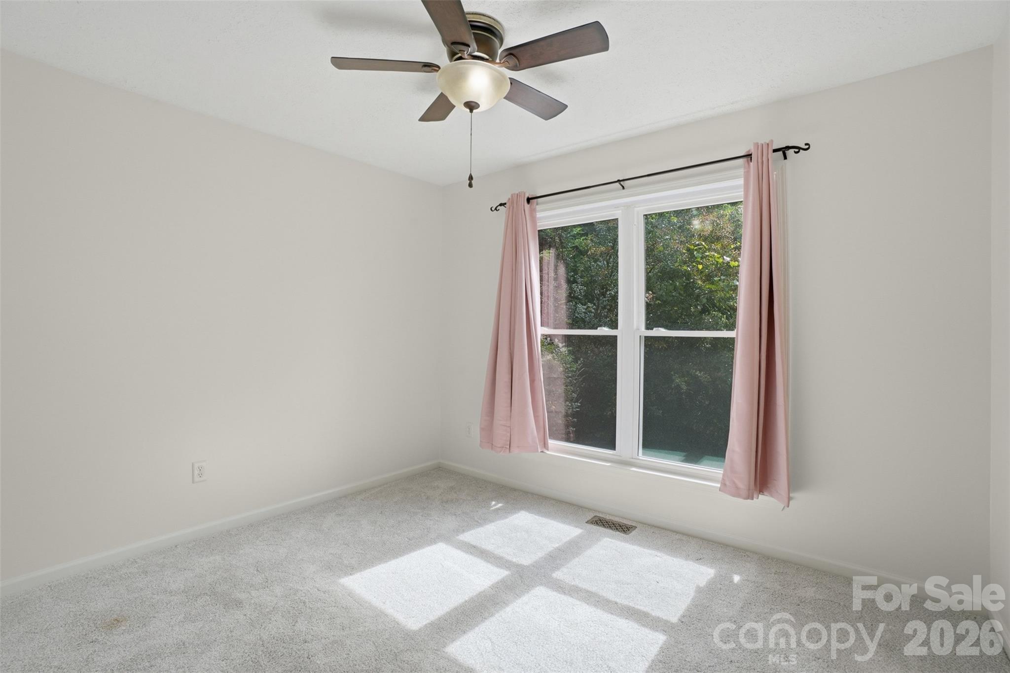 121 Oak Street Property Photo 22