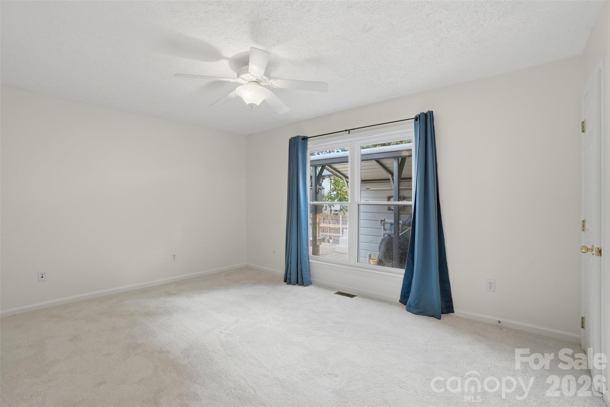 121 Oak Street Property Photo 25