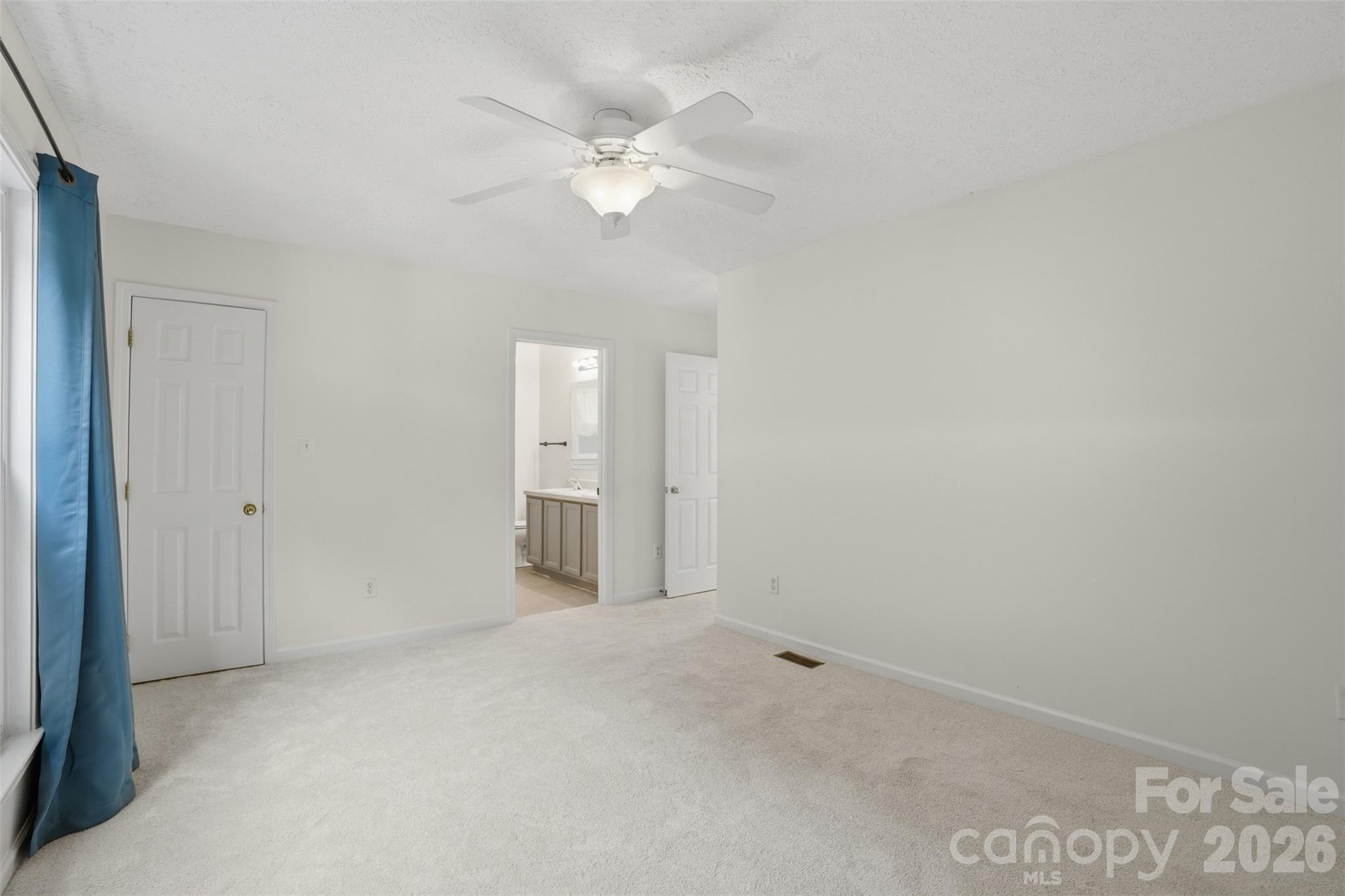 121 Oak Street Property Photo 26