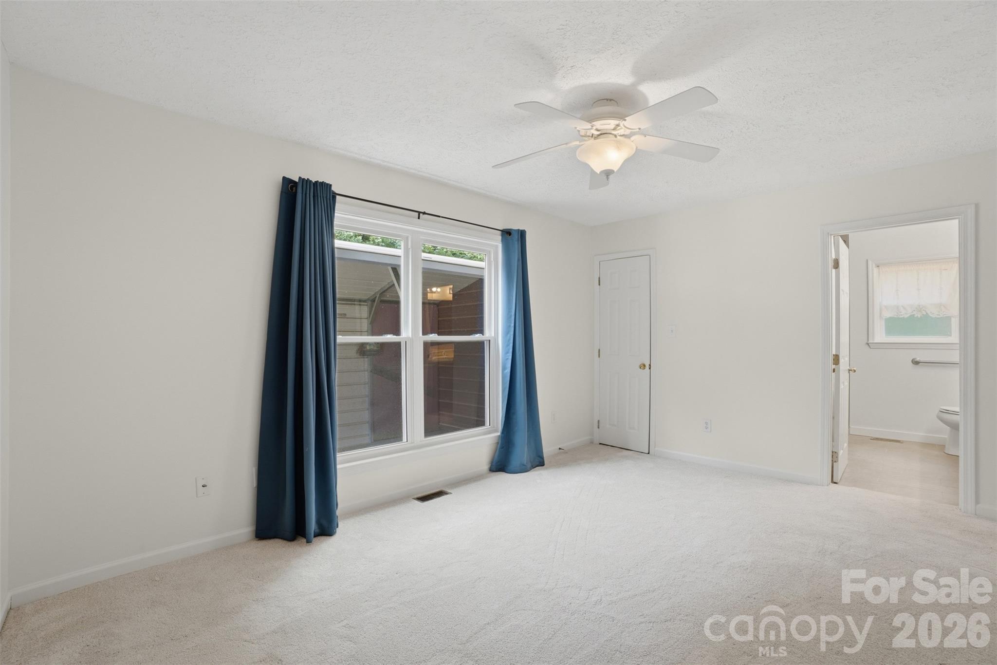 121 Oak Street Property Photo 27