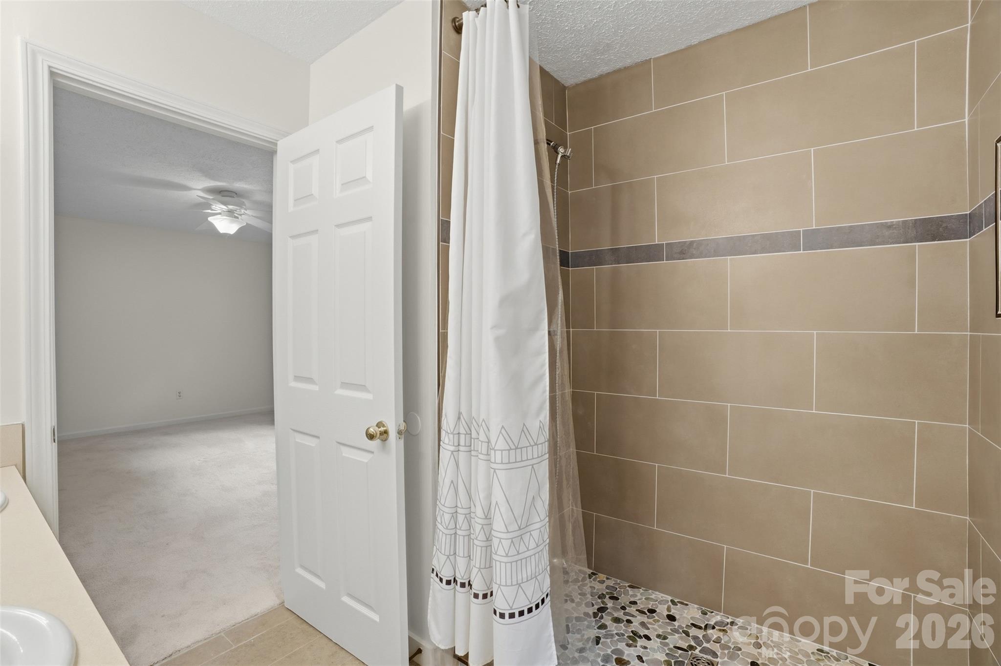 121 Oak Street Property Photo 29