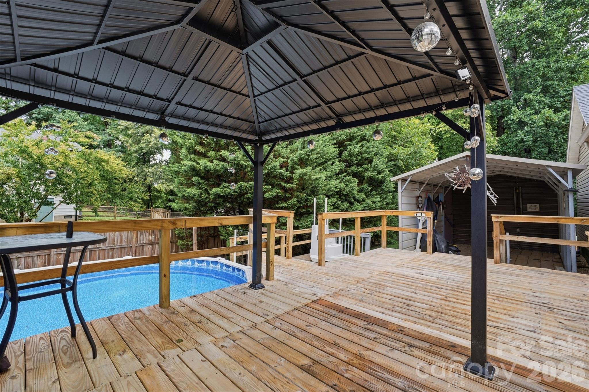 121 Oak Street Property Photo 32