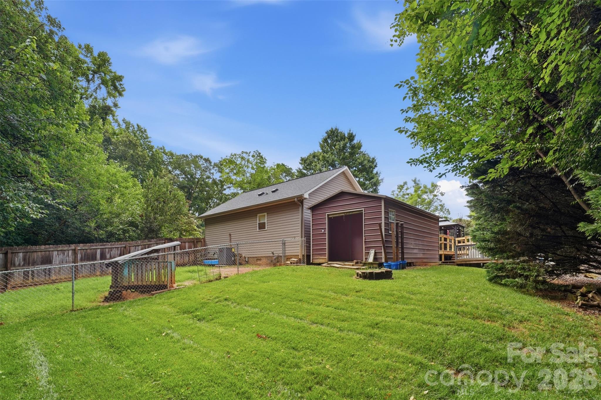 121 Oak Street Property Photo 35