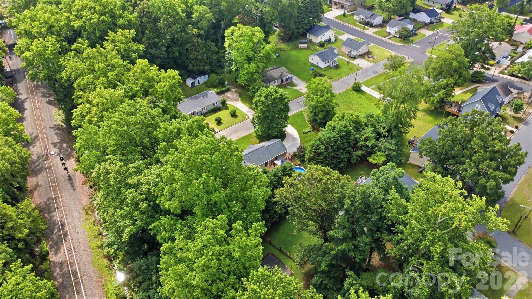 121 Oak Street Property Photo 42