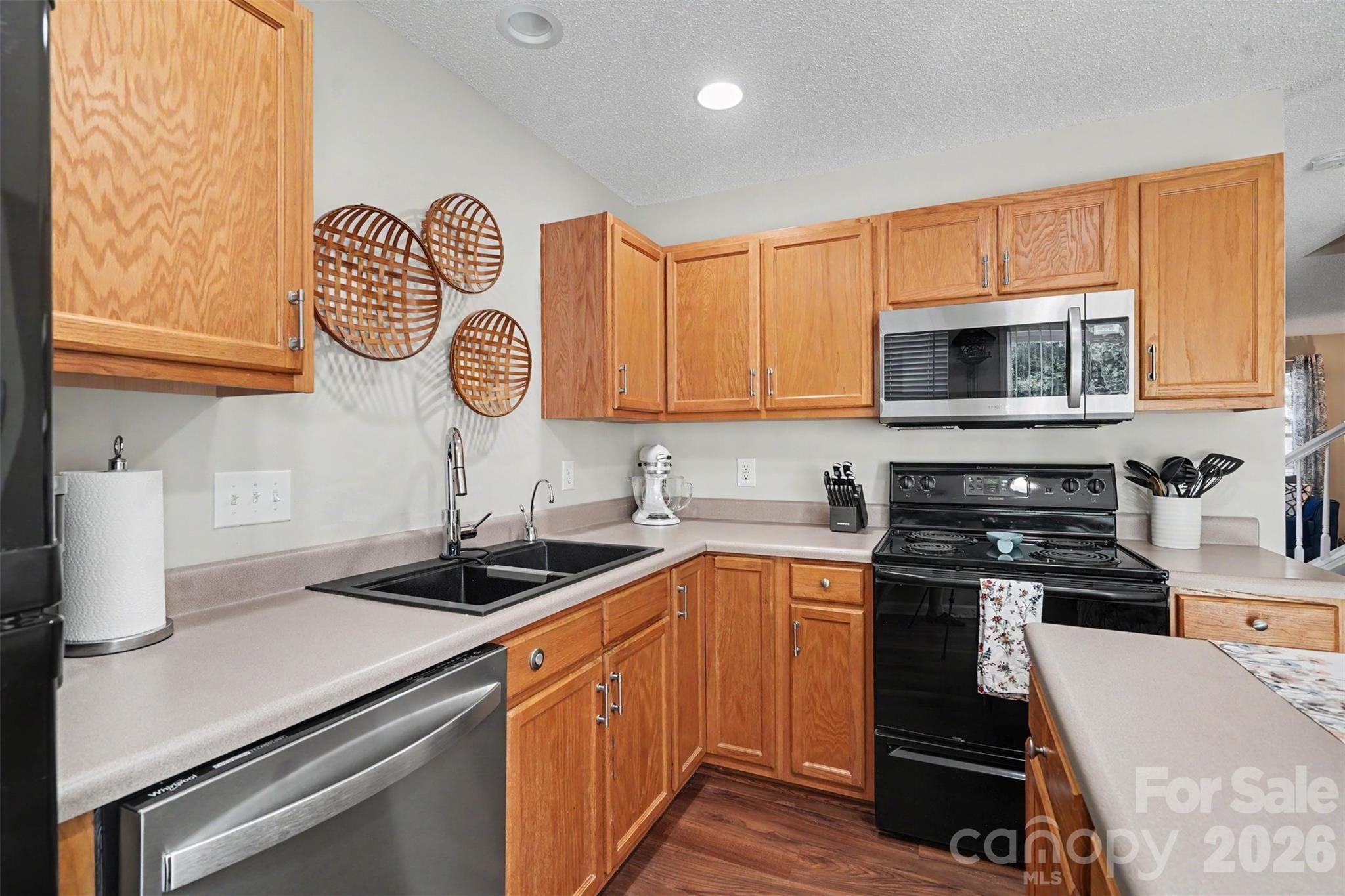 605 Gelderland Drive Property Photo 11