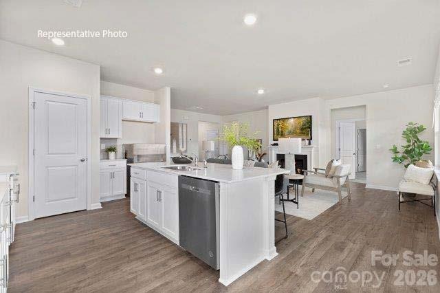 122 Freshwater Pond Way Property Photo 8