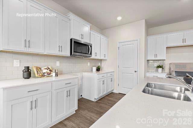 122 Freshwater Pond Way Property Photo 9