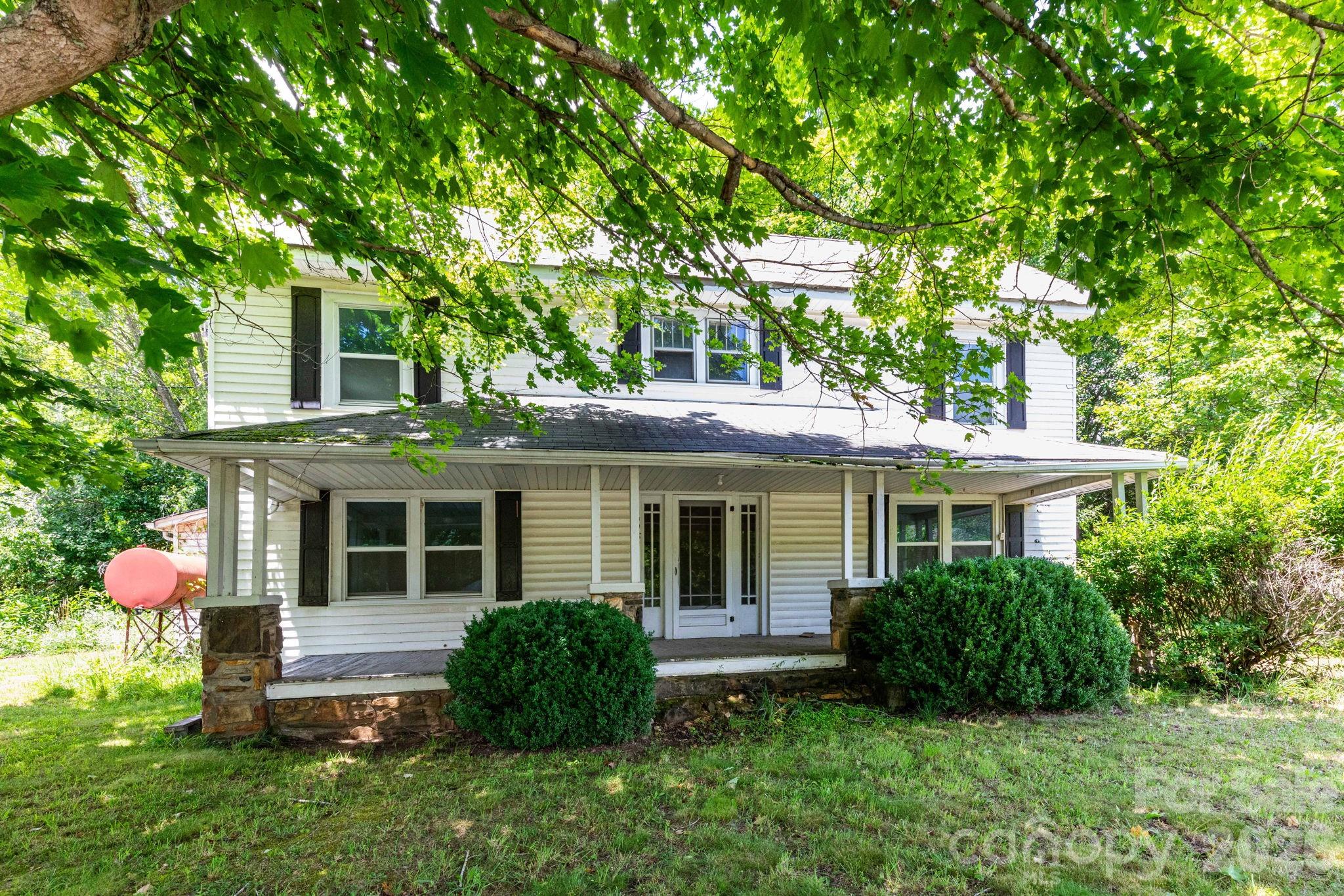 4085 Jacks Creek Road Property Photo 2