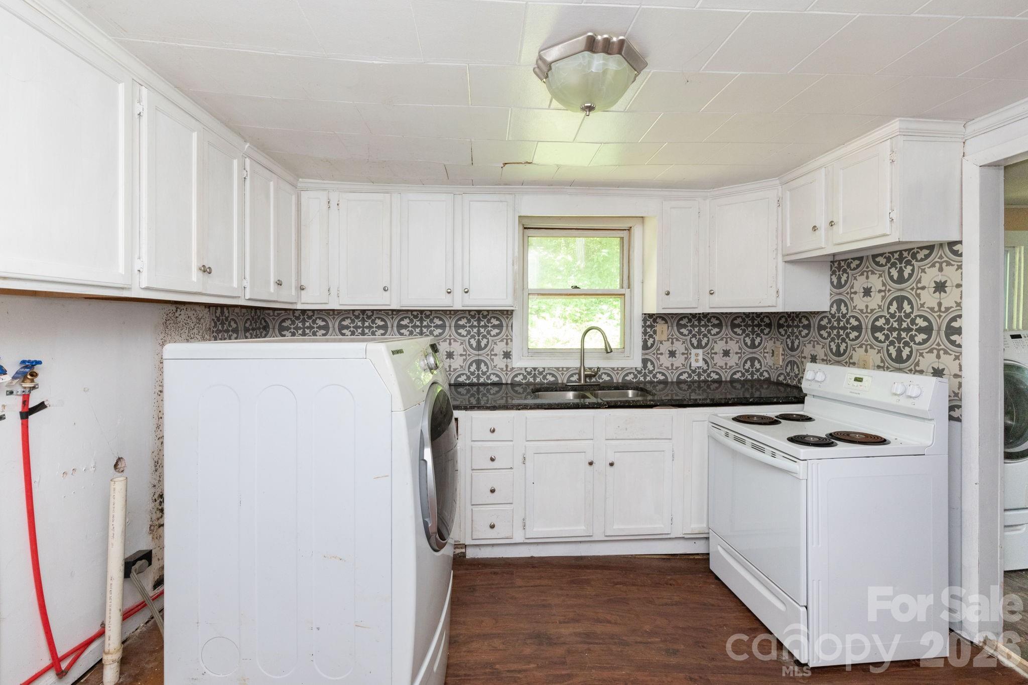 4085 Jacks Creek Road Property Photo 12