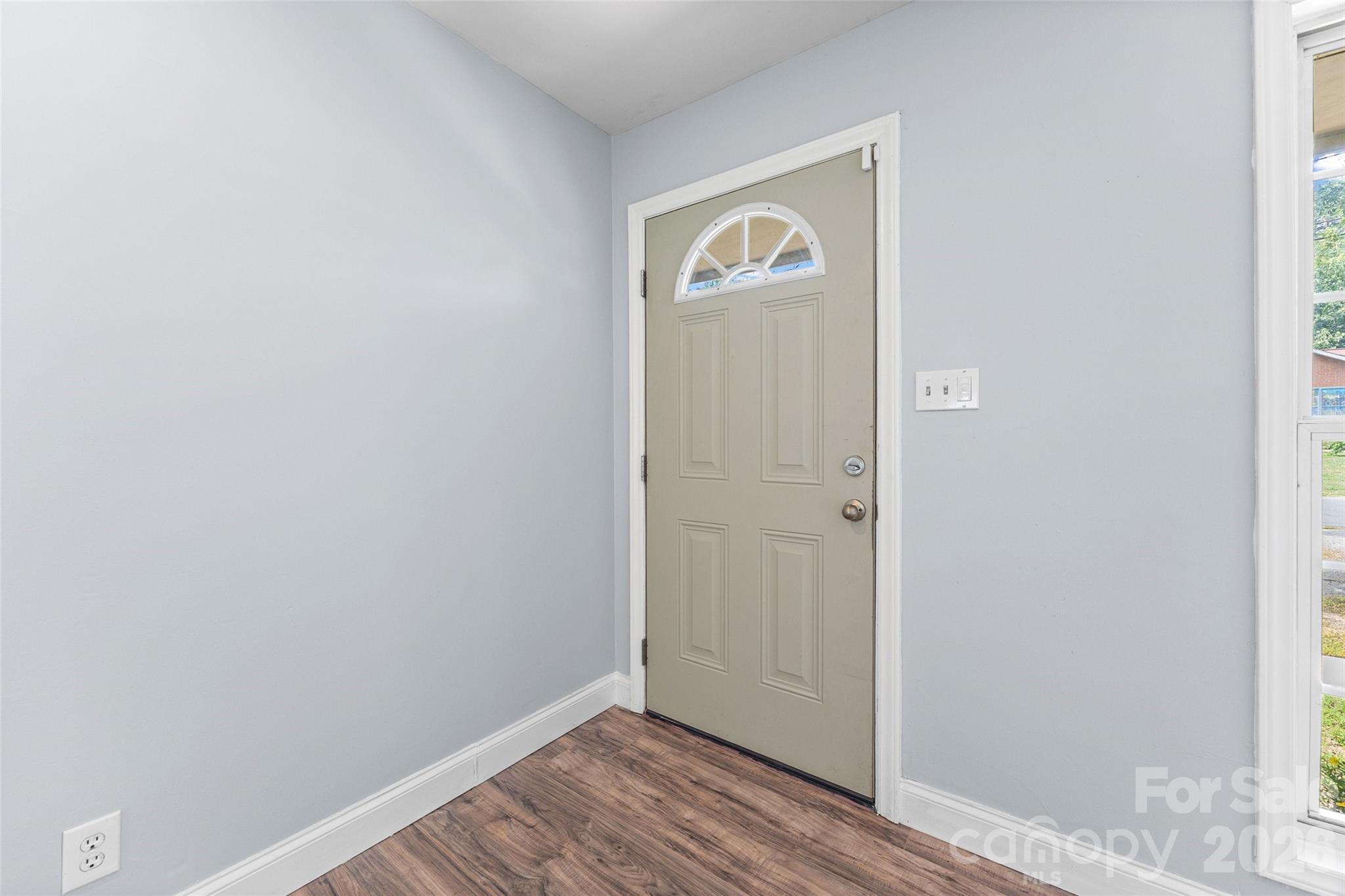 4713 Tanglebriar Drive Property Photo 4