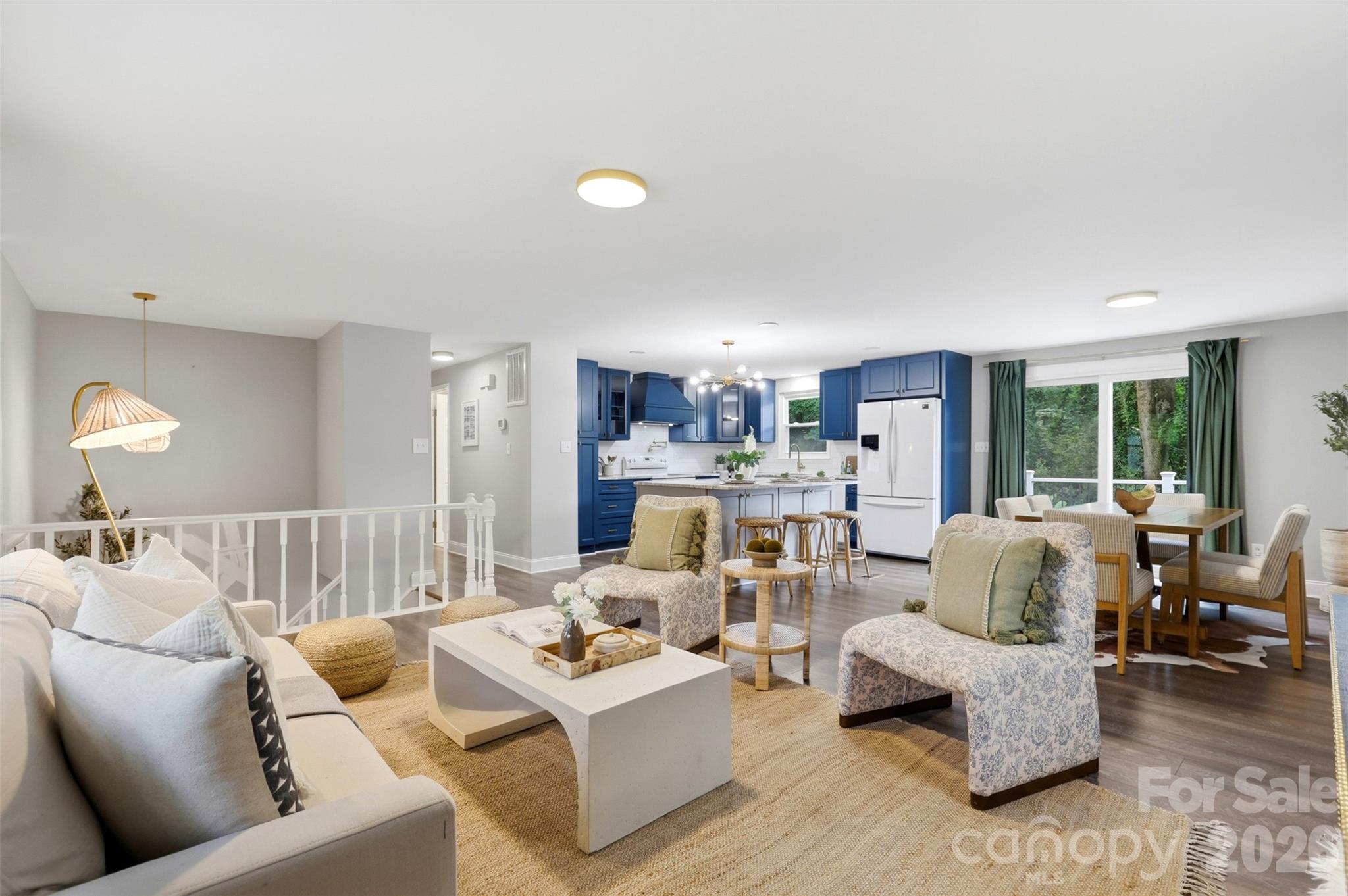 716 Regency Drive Property Photo 2