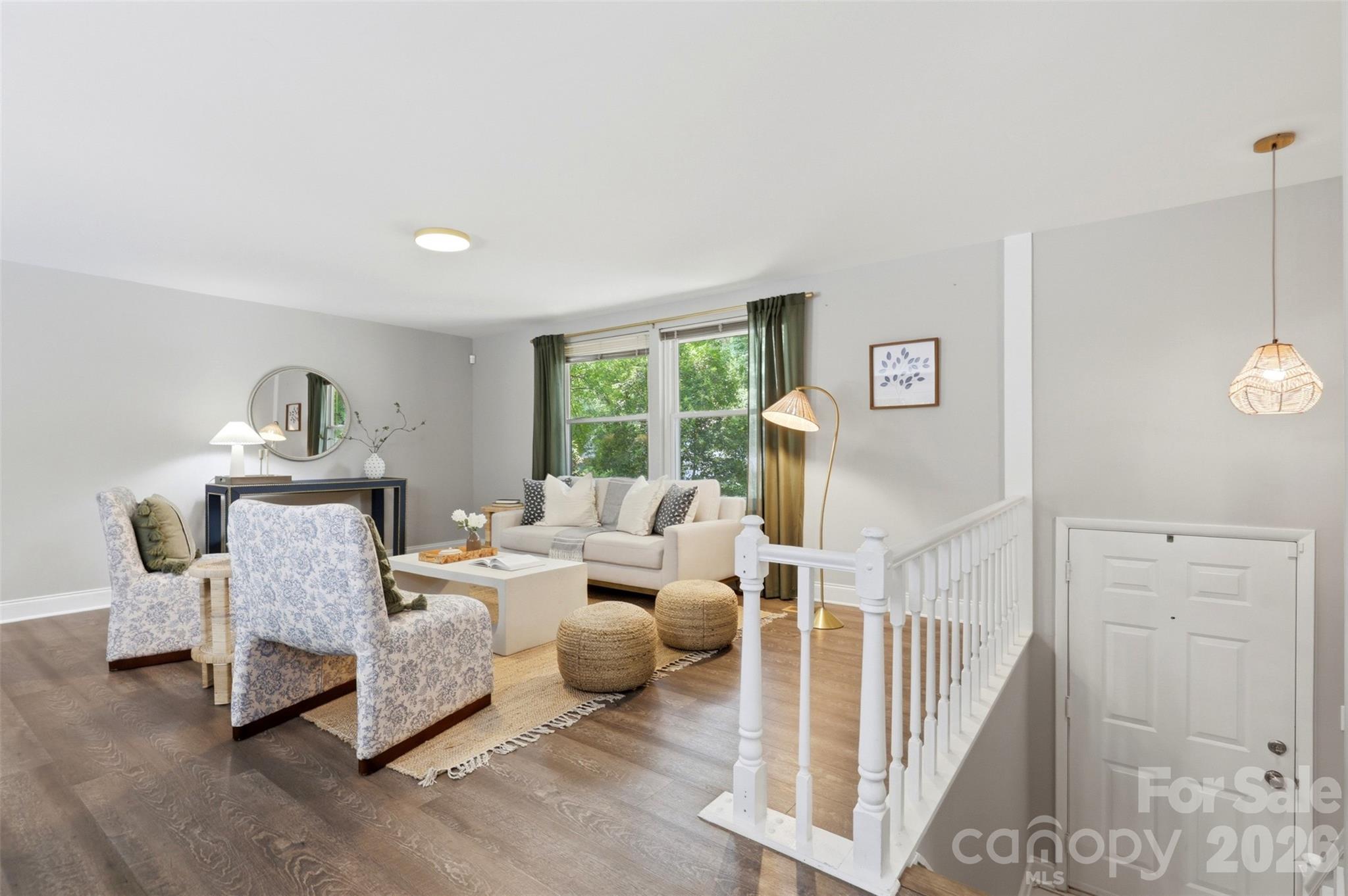 716 Regency Drive Property Photo 3