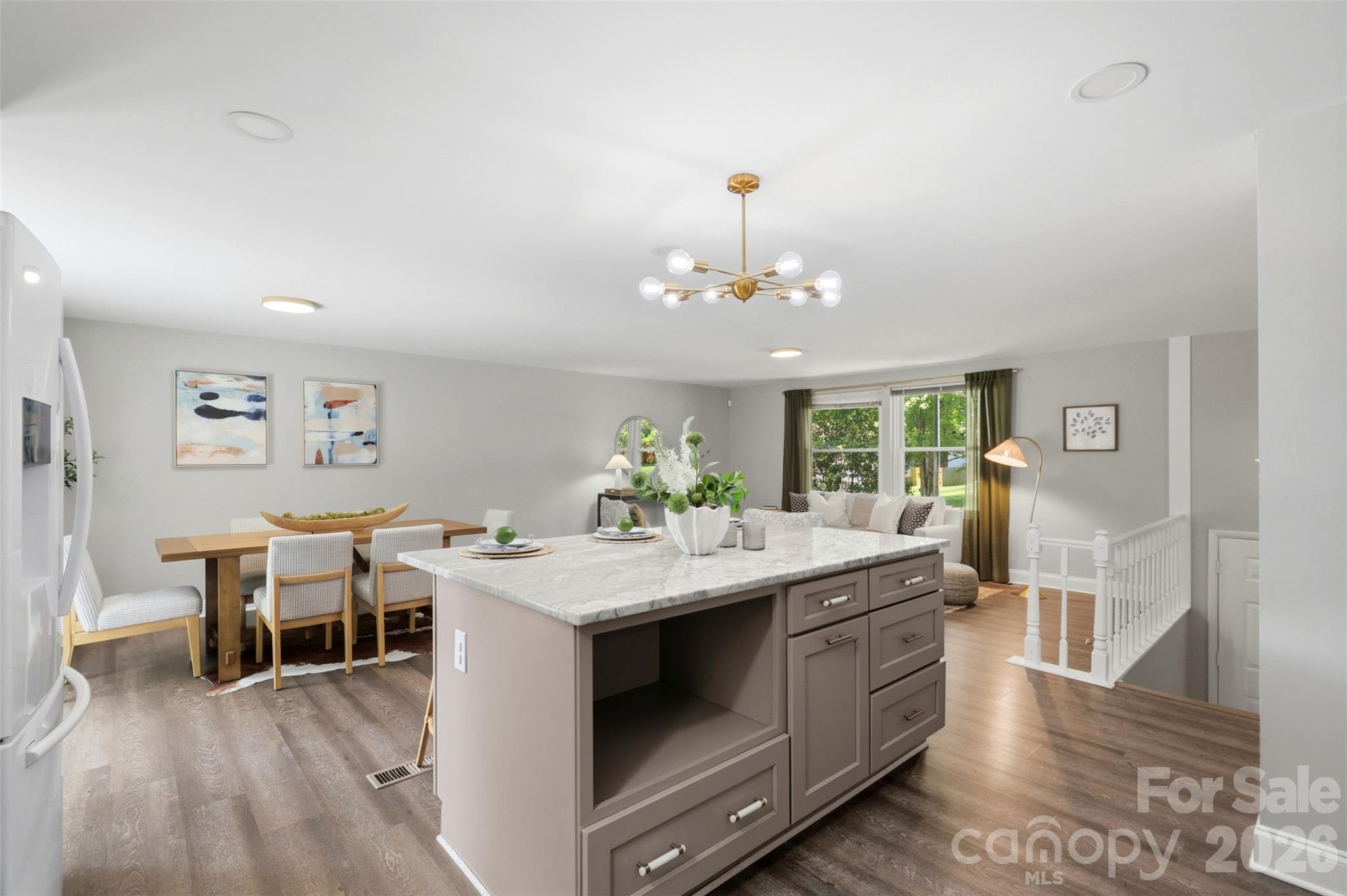 716 Regency Drive Property Photo 10