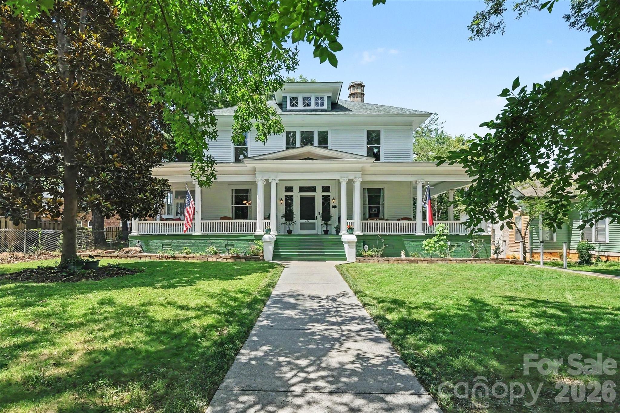 624 Walnut Street Property Photo 1