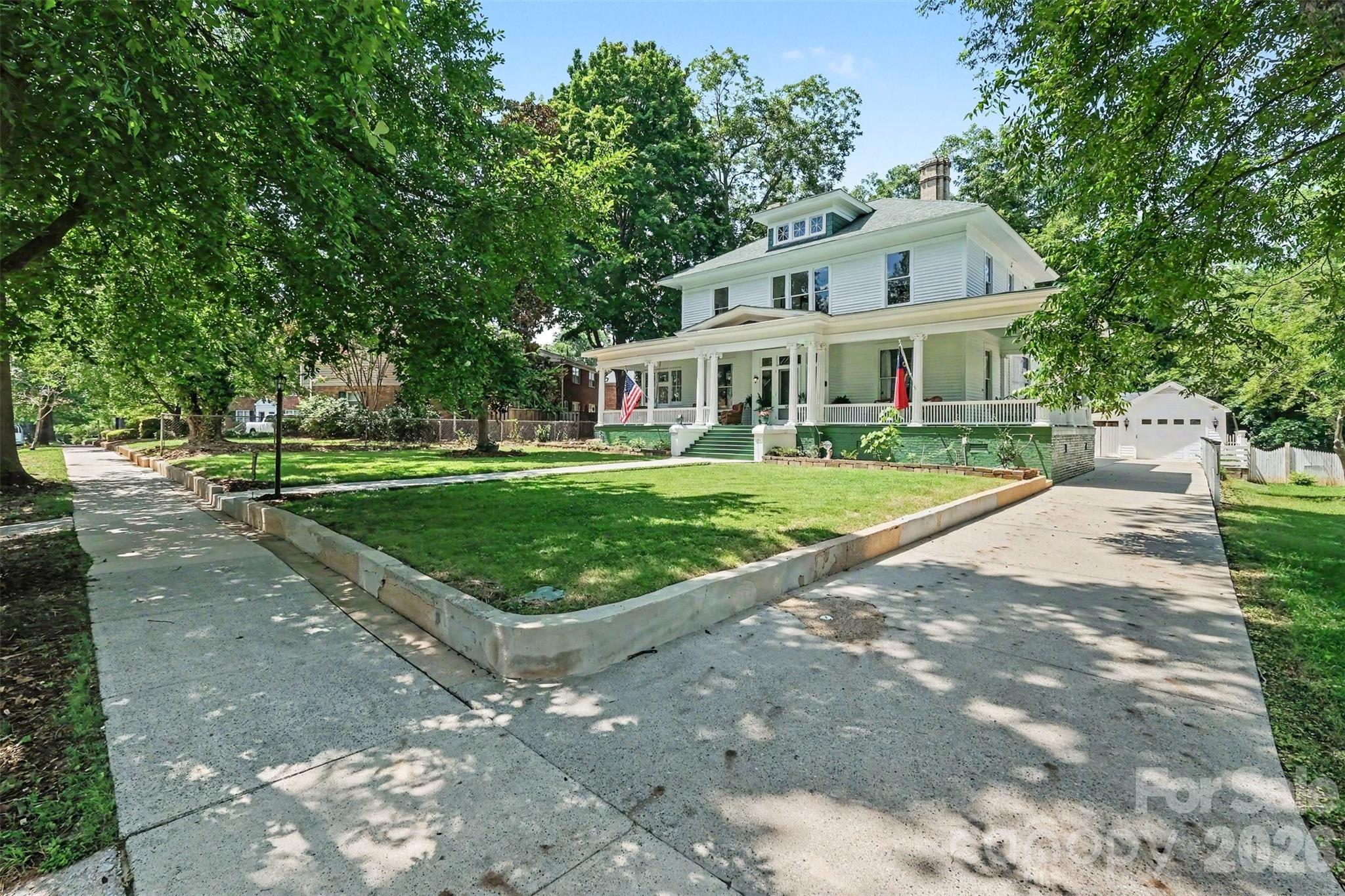 624 Walnut Street Property Photo 2