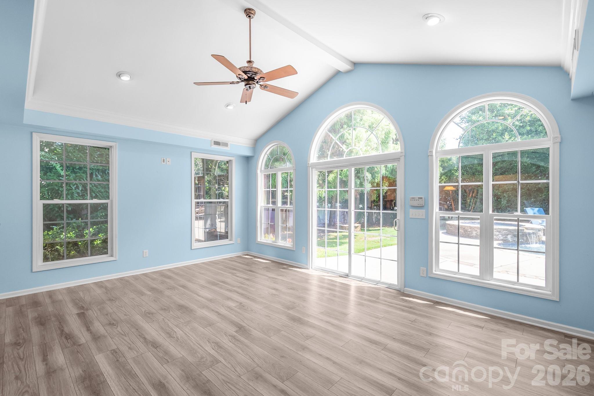 1107 Boulder Court Property Photo 13