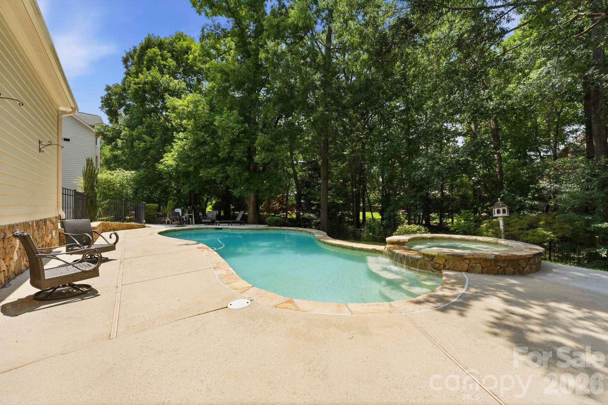 22012 Preswick Drive Property Photo 42