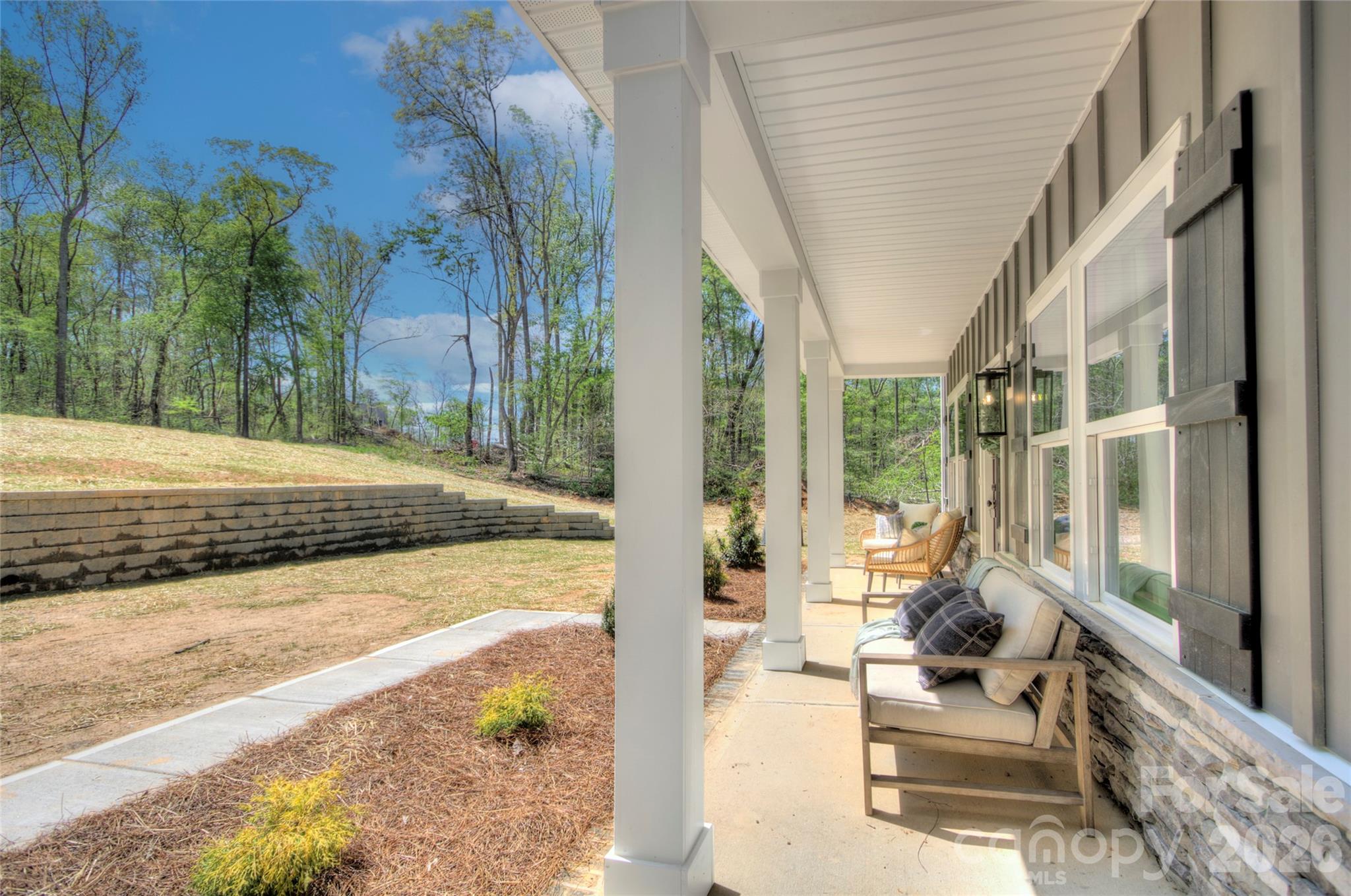 1033 Harrogate Drive Property Photo 3