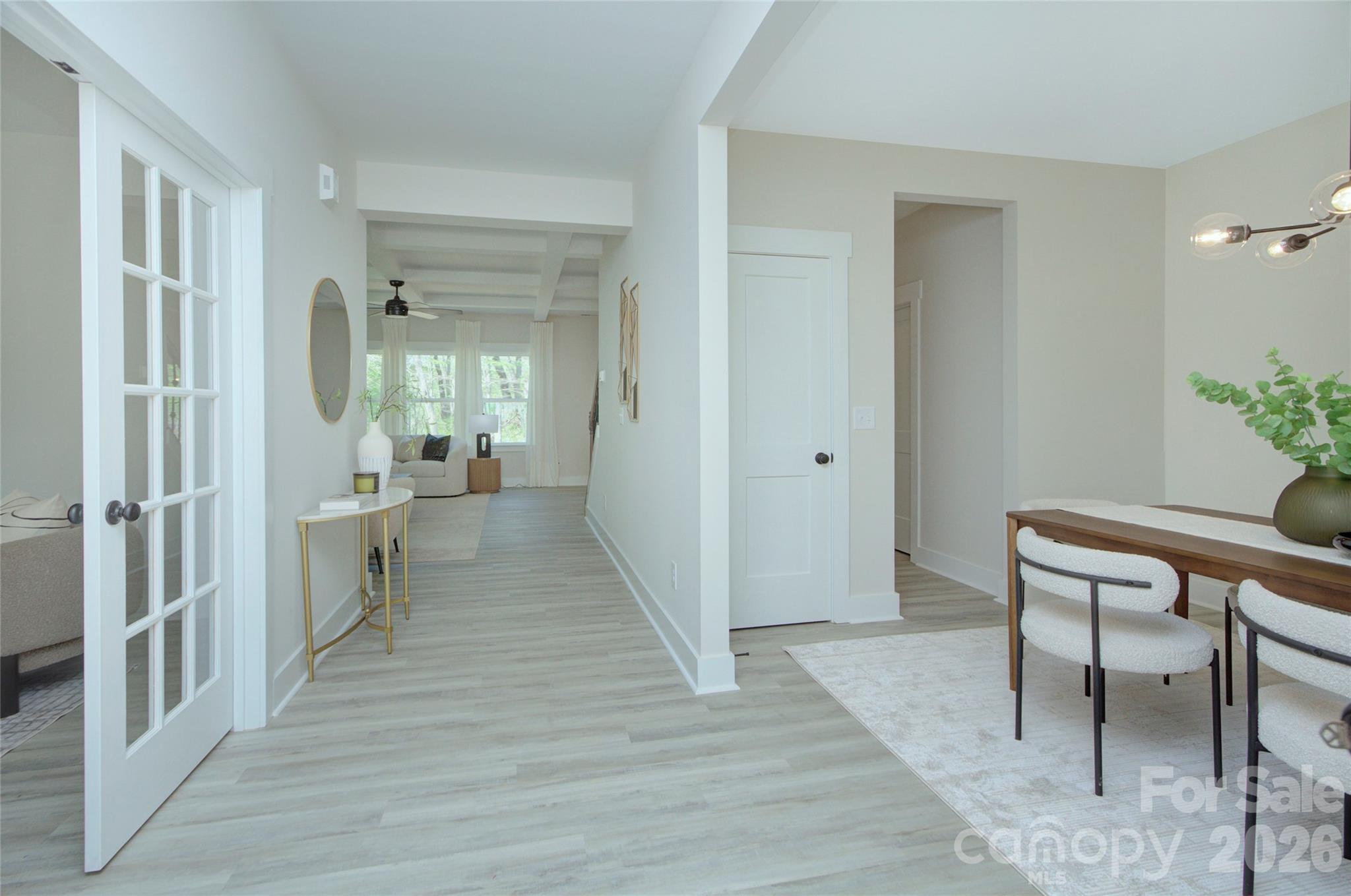 1033 Harrogate Drive Property Photo 4