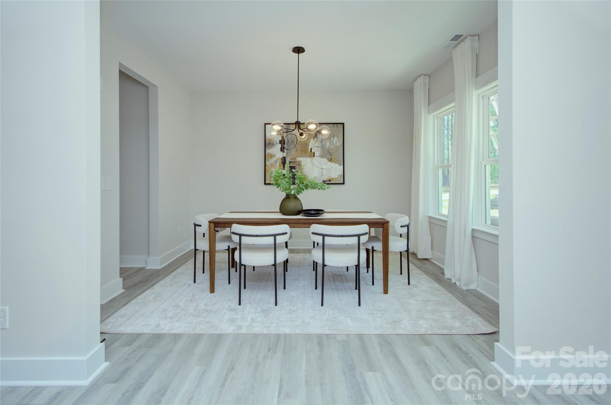 1033 Harrogate Drive Property Photo 5
