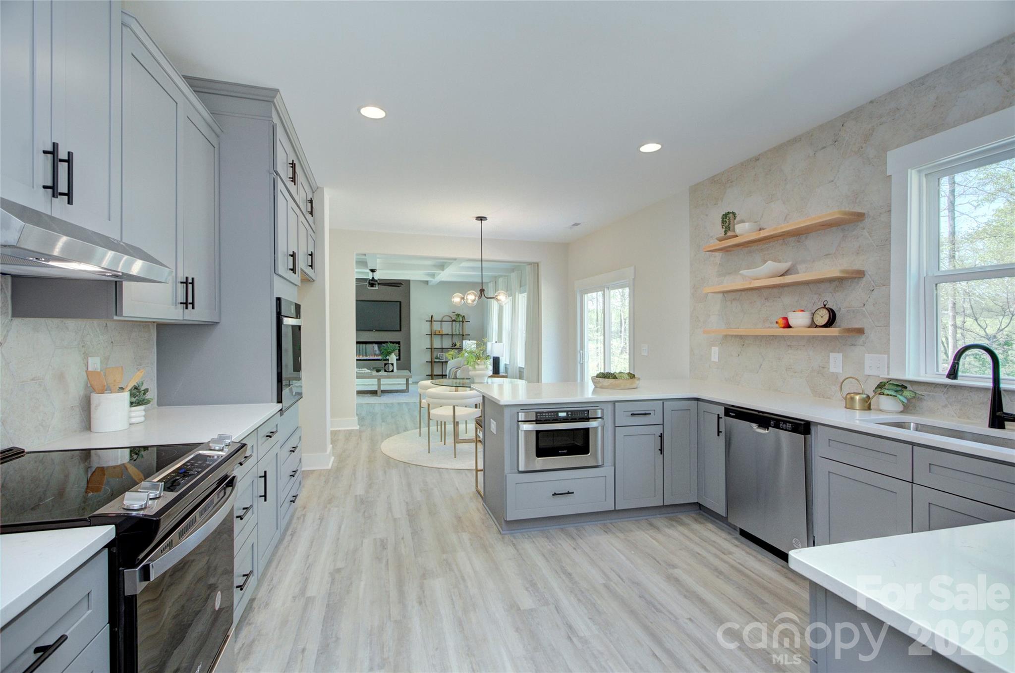 1033 Harrogate Drive Property Photo 13