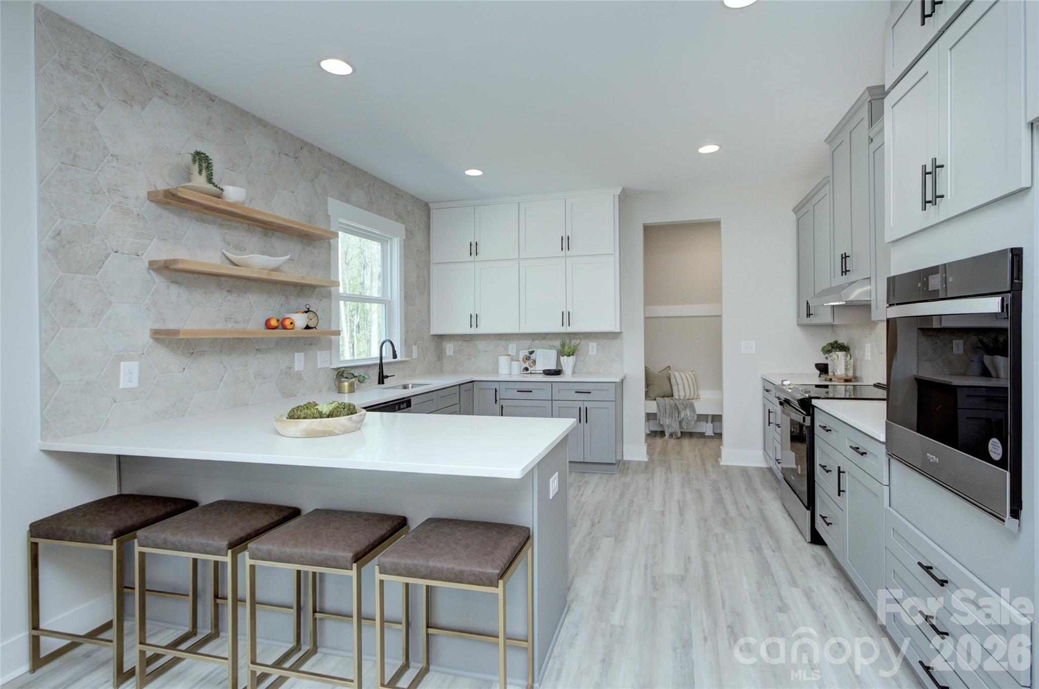 1033 Harrogate Drive Property Photo 15