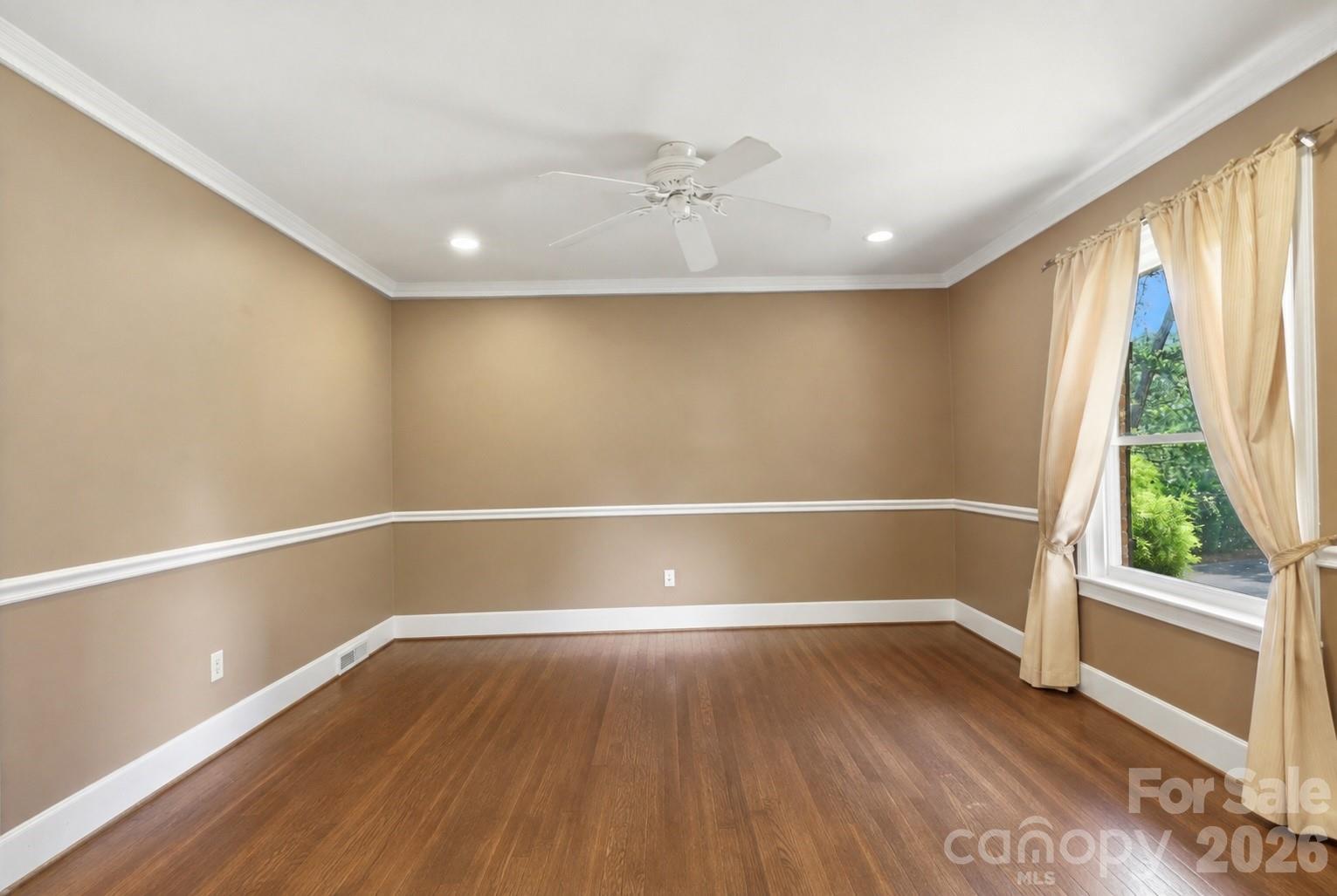 2620 Lynbridge Drive Property Photo 6