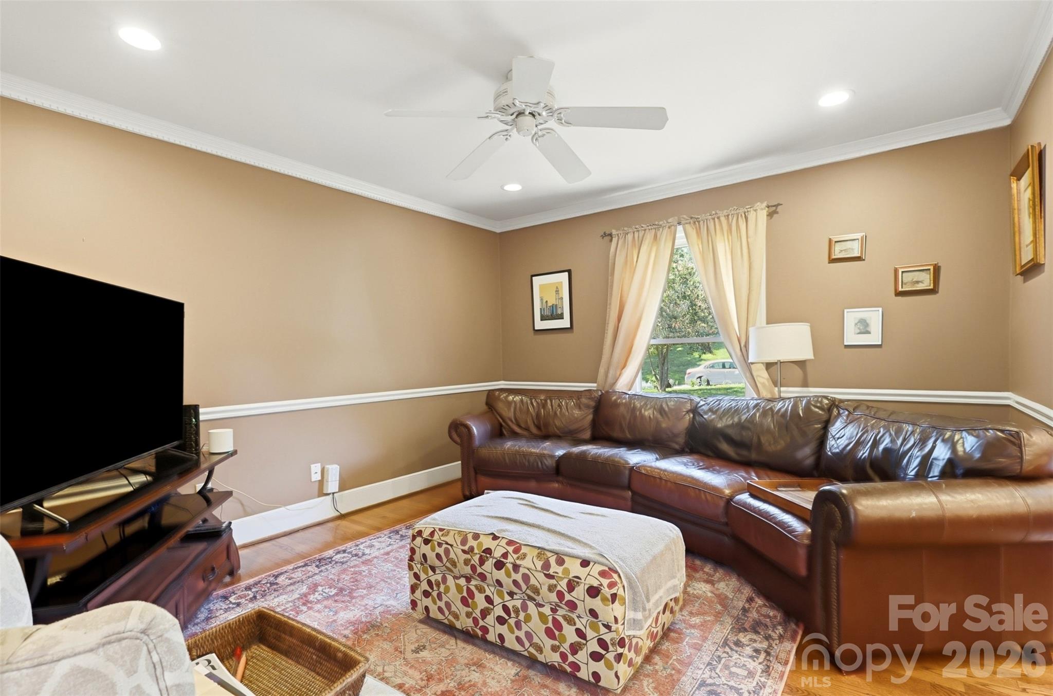 2620 Lynbridge Drive Property Photo 7