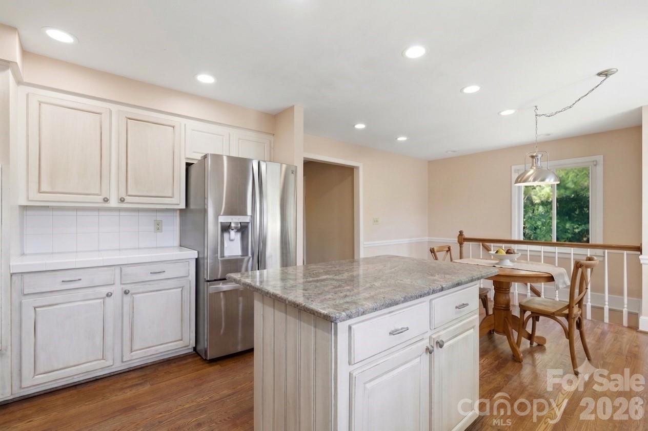 2620 Lynbridge Drive Property Photo 8