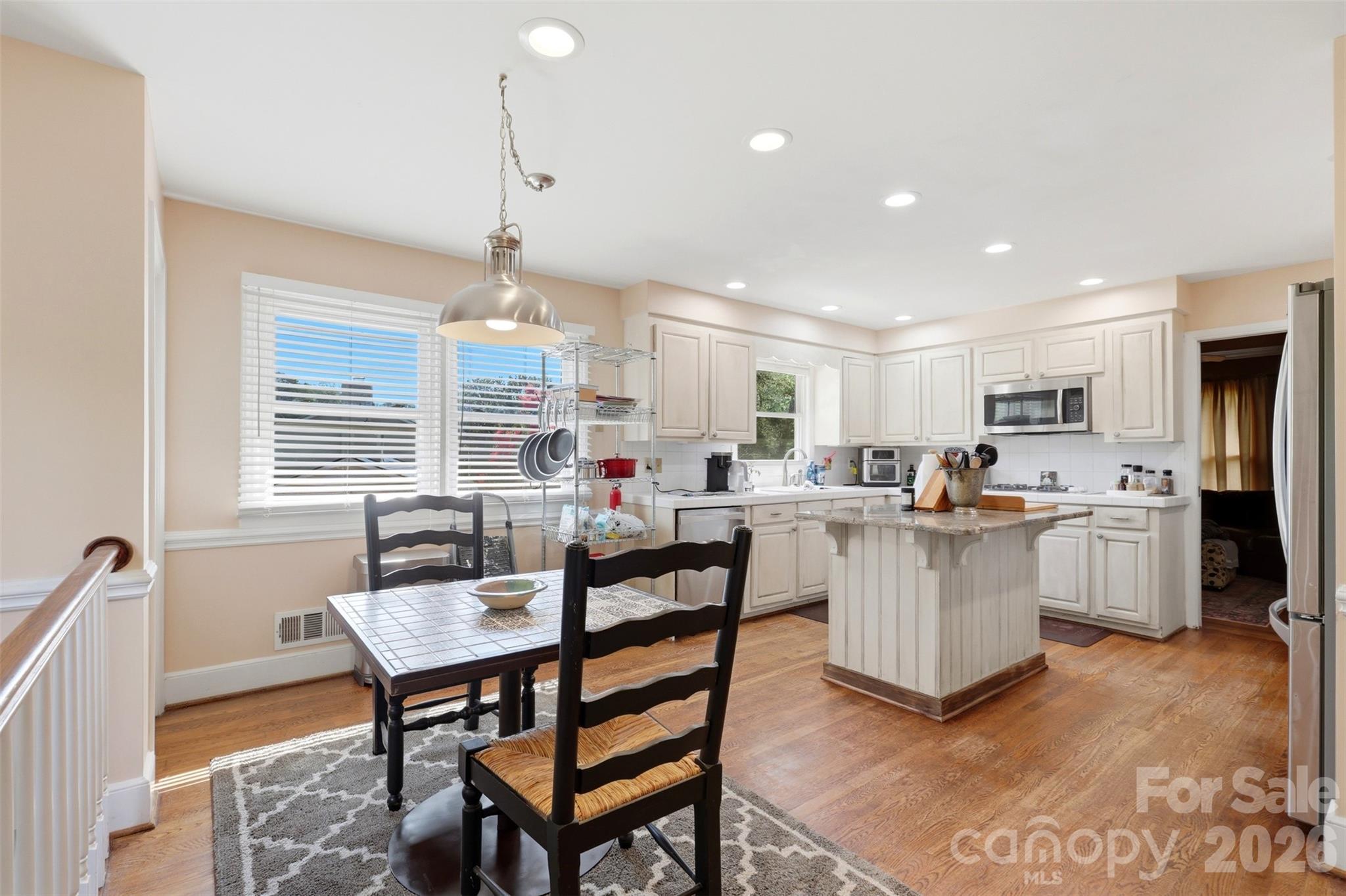 2620 Lynbridge Drive Property Photo 10
