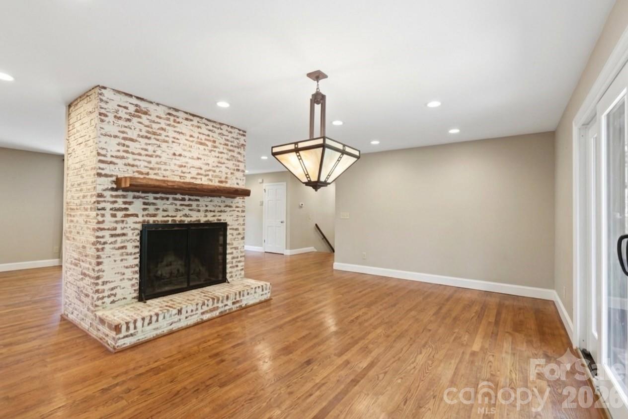 2620 Lynbridge Drive Property Photo 11