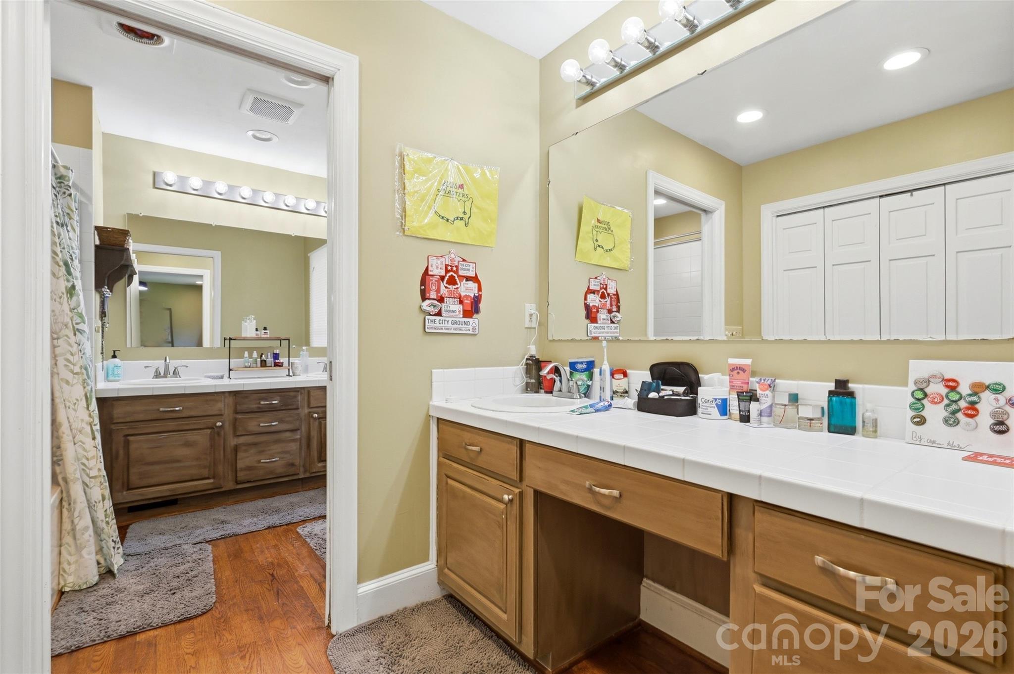 2620 Lynbridge Drive Property Photo 17