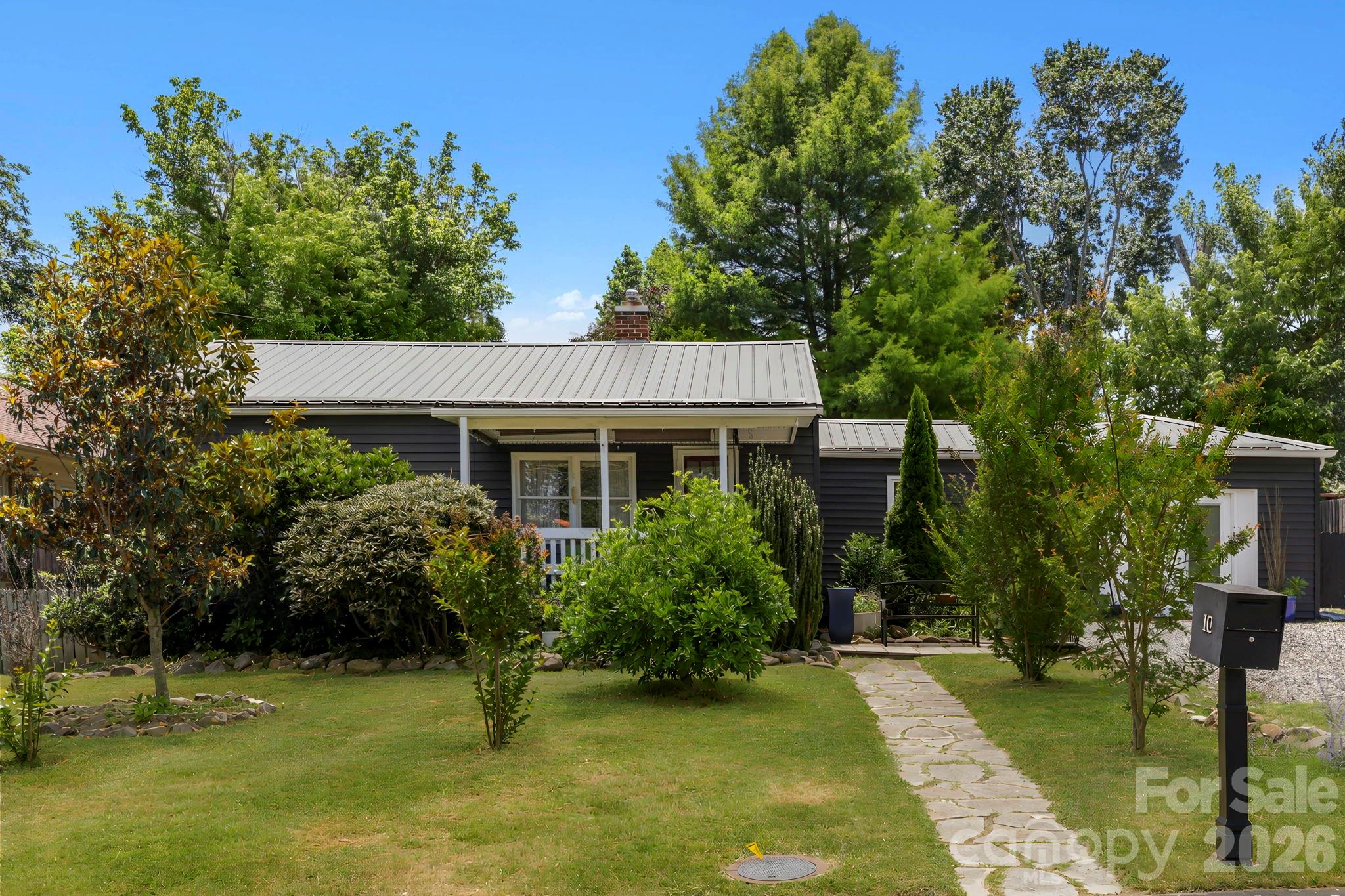 10 Eola Avenue Property Photo 19