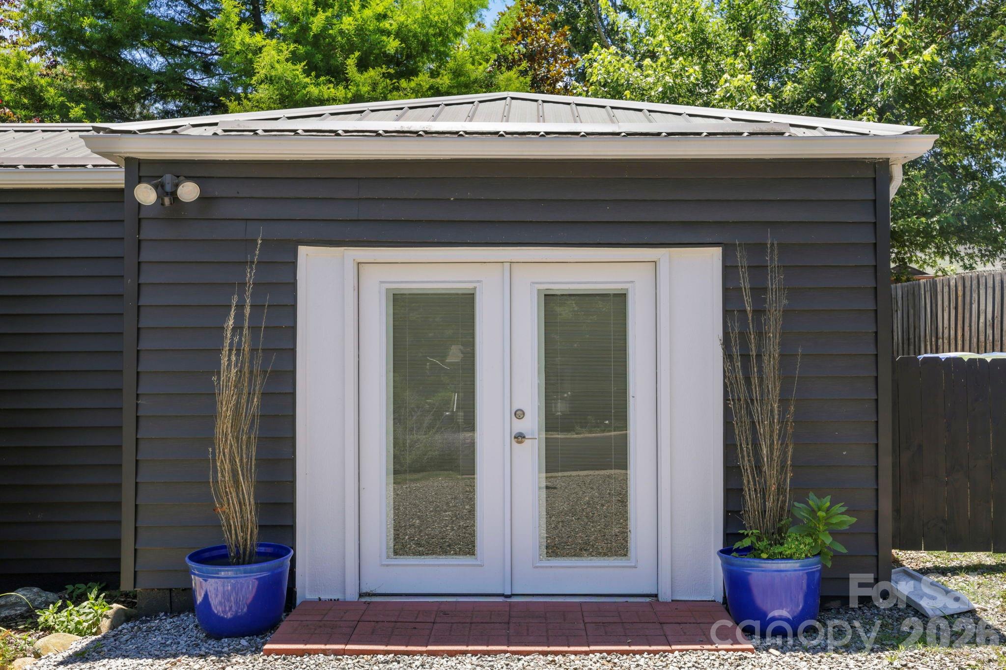 10 Eola Avenue Property Photo 21