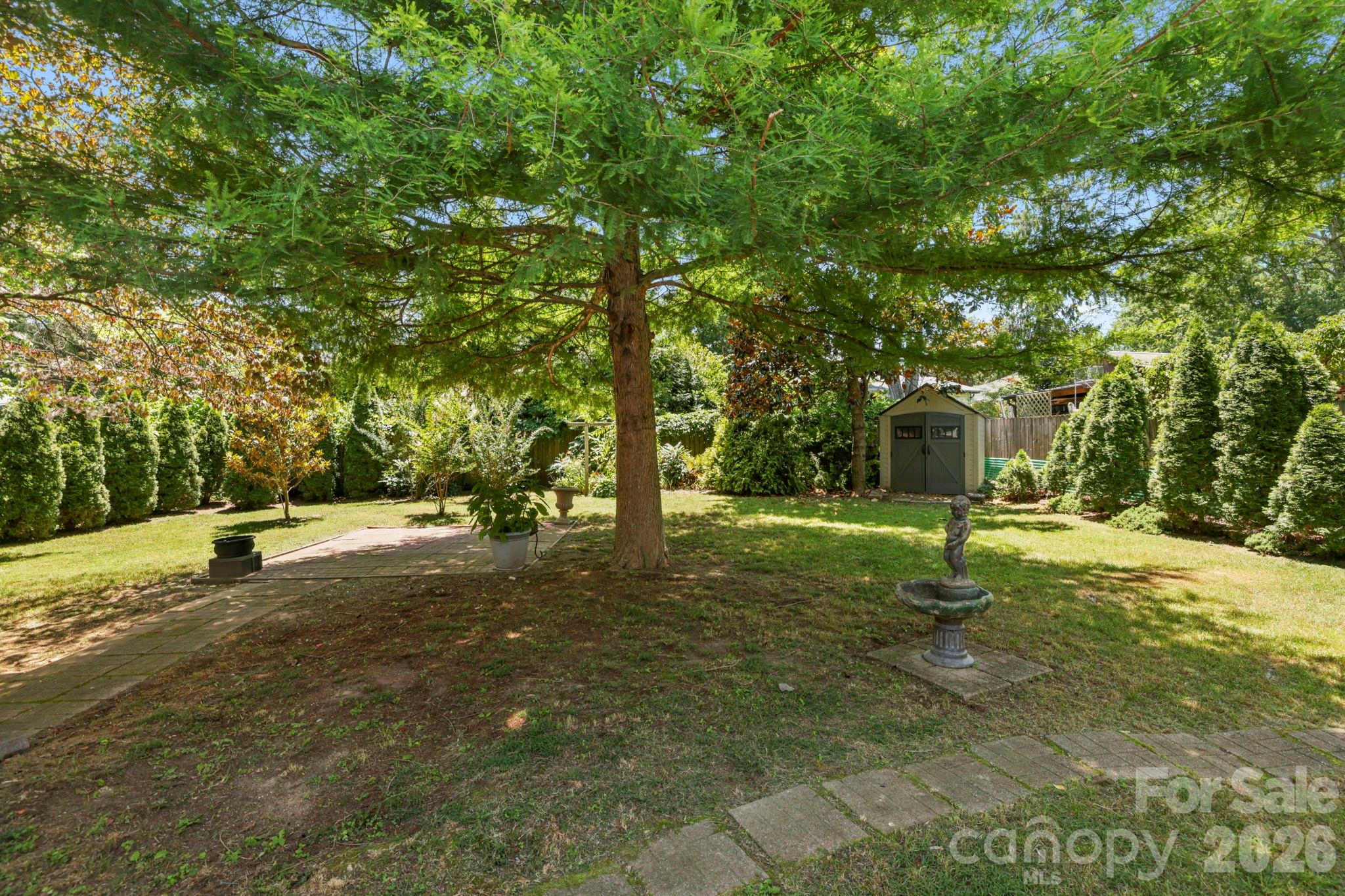 10 Eola Avenue Property Photo 24